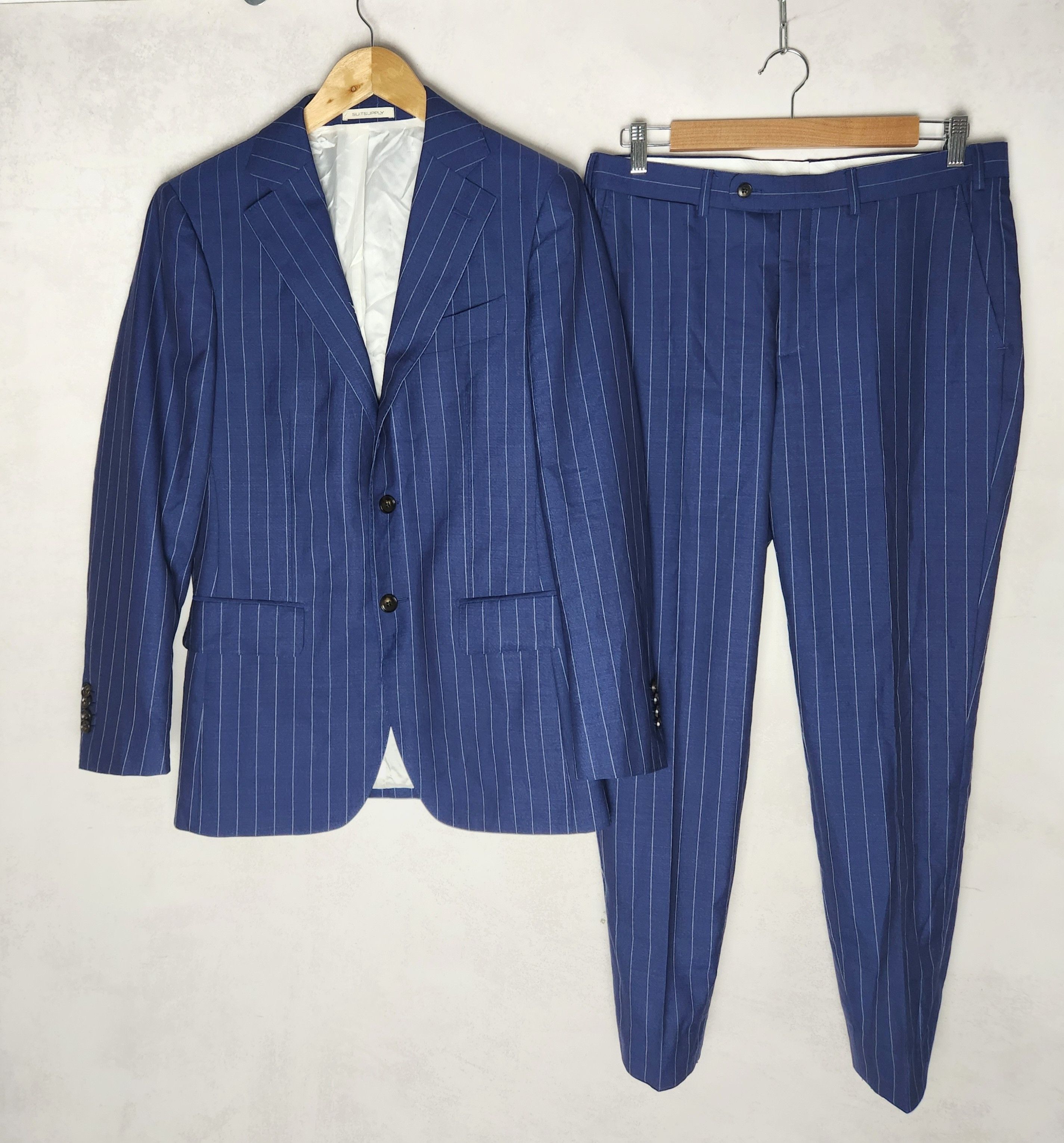 Suitsupply Suitsupply Lazio Single Breasted stripes blue suit slim Size 46R - 1 Thumbnail