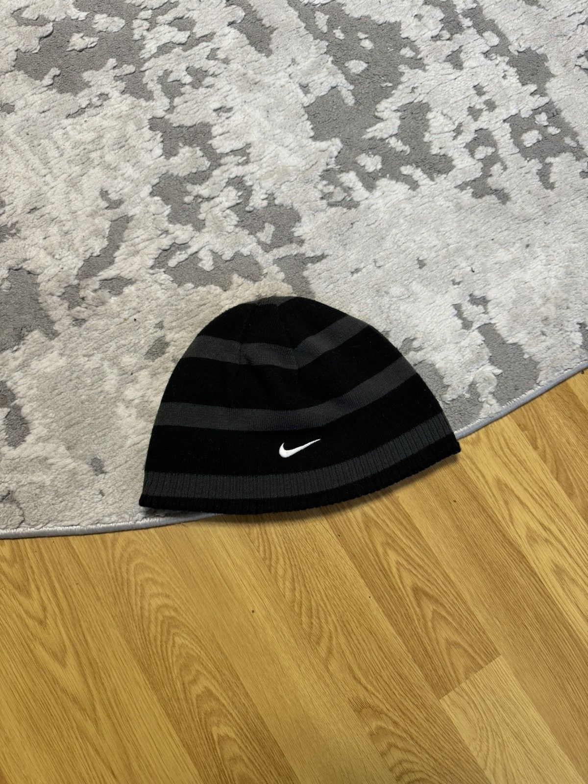 Nike × Vintage Vintage Nike Reversible Black Stripped Hat White Swoosh Size ONE SIZE - 1 Thumbnail