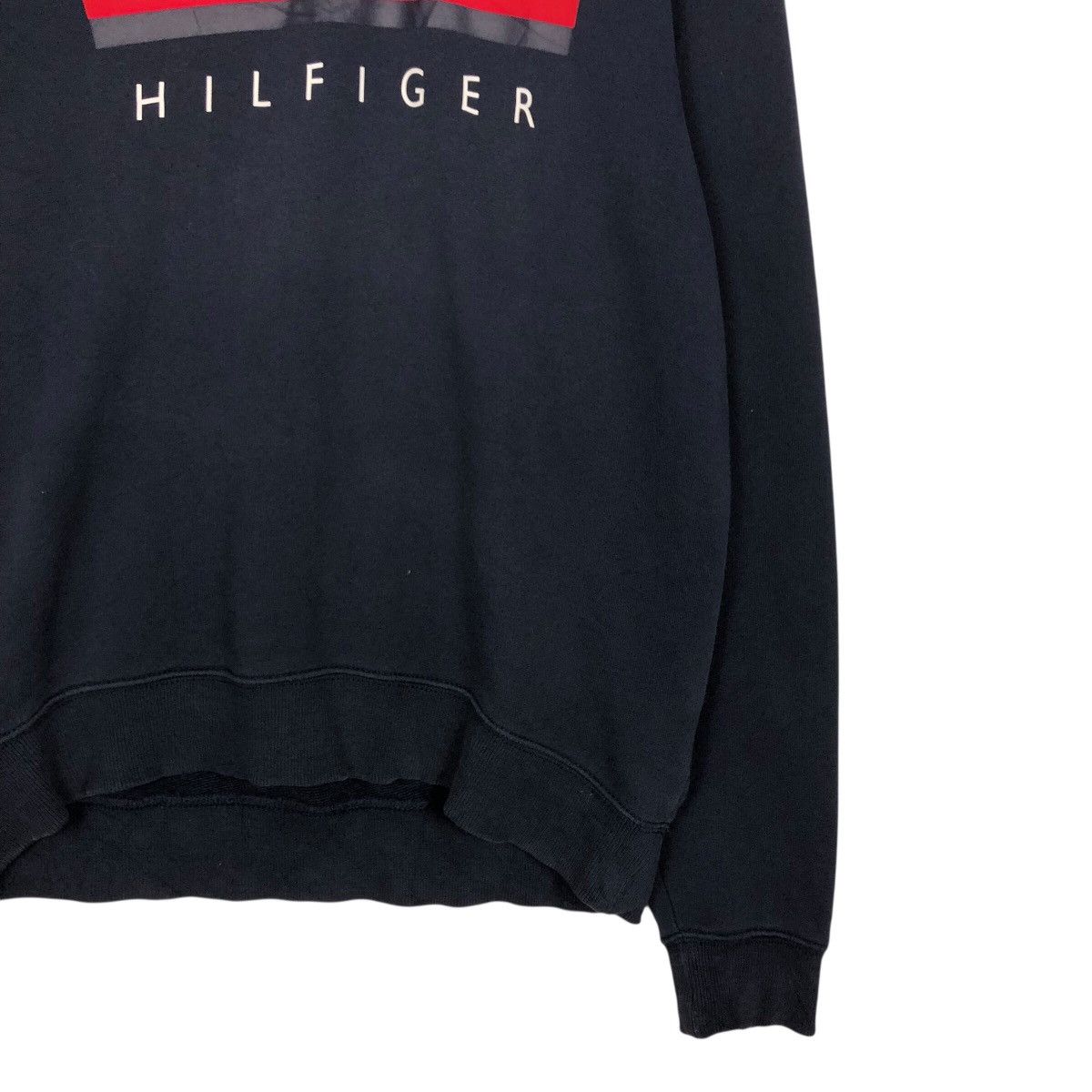 Japanese Brand Tommy Hilfiger Embroidered Flag Stripe Crewneck – Navy Size US M / EU 48-50 / 2 - 6 Thumbnail