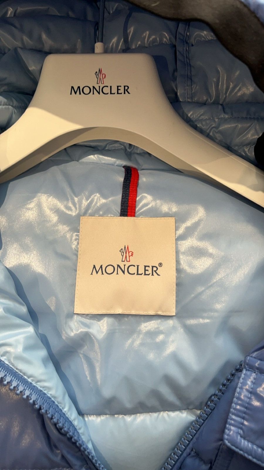 Moncler Moncler argot pre owned super clean medium size 2 Size US L / EU 52-54 / 3 - 3 Thumbnail