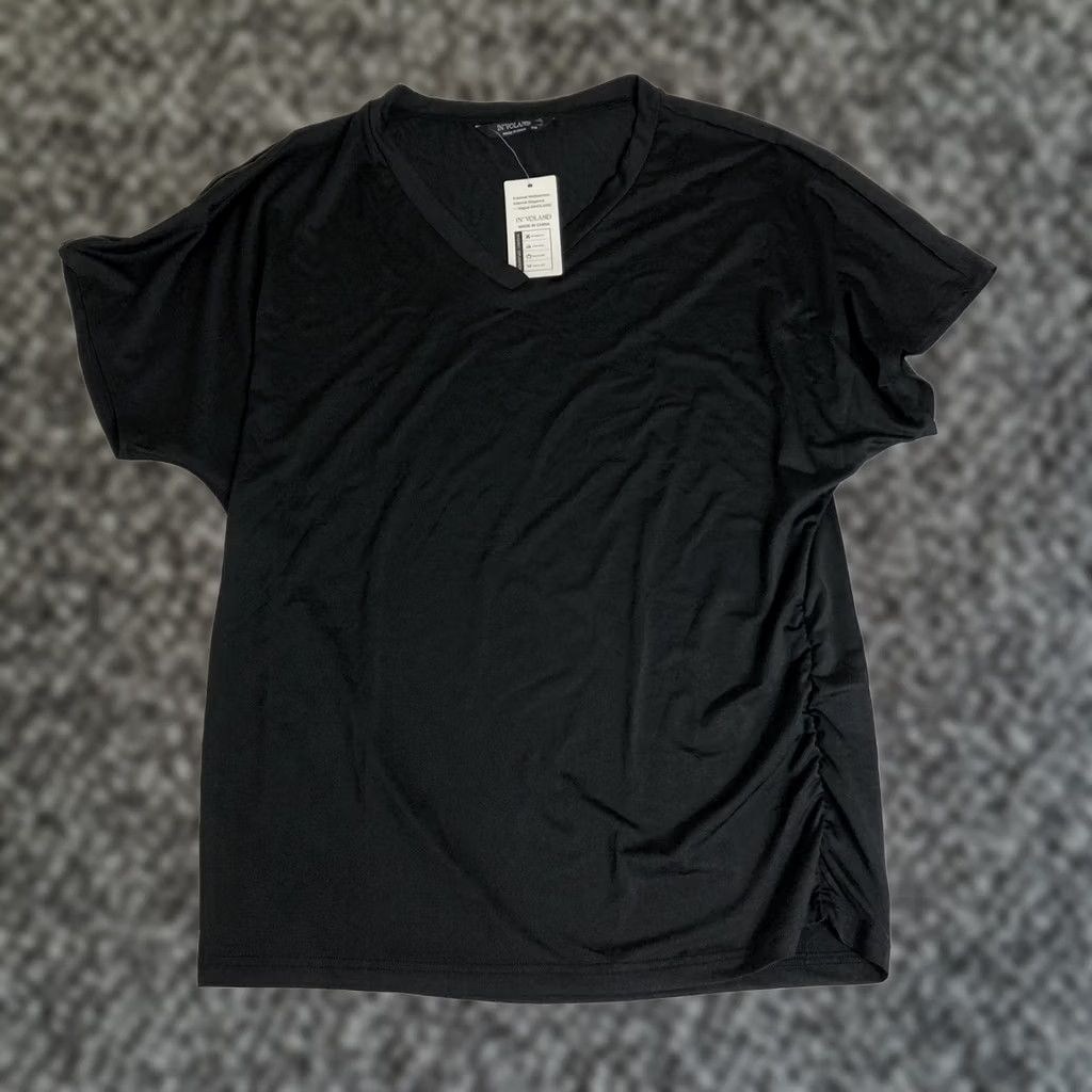 Vintage IN'VOLAND Women's V Neck T Shirt Loose Fit Black Size 18W T-Shirt Tunic Casual Womens Black 18W May Include New K74 Size XXL / US 16-18 / IT 52-54 - 1 Thumbnail