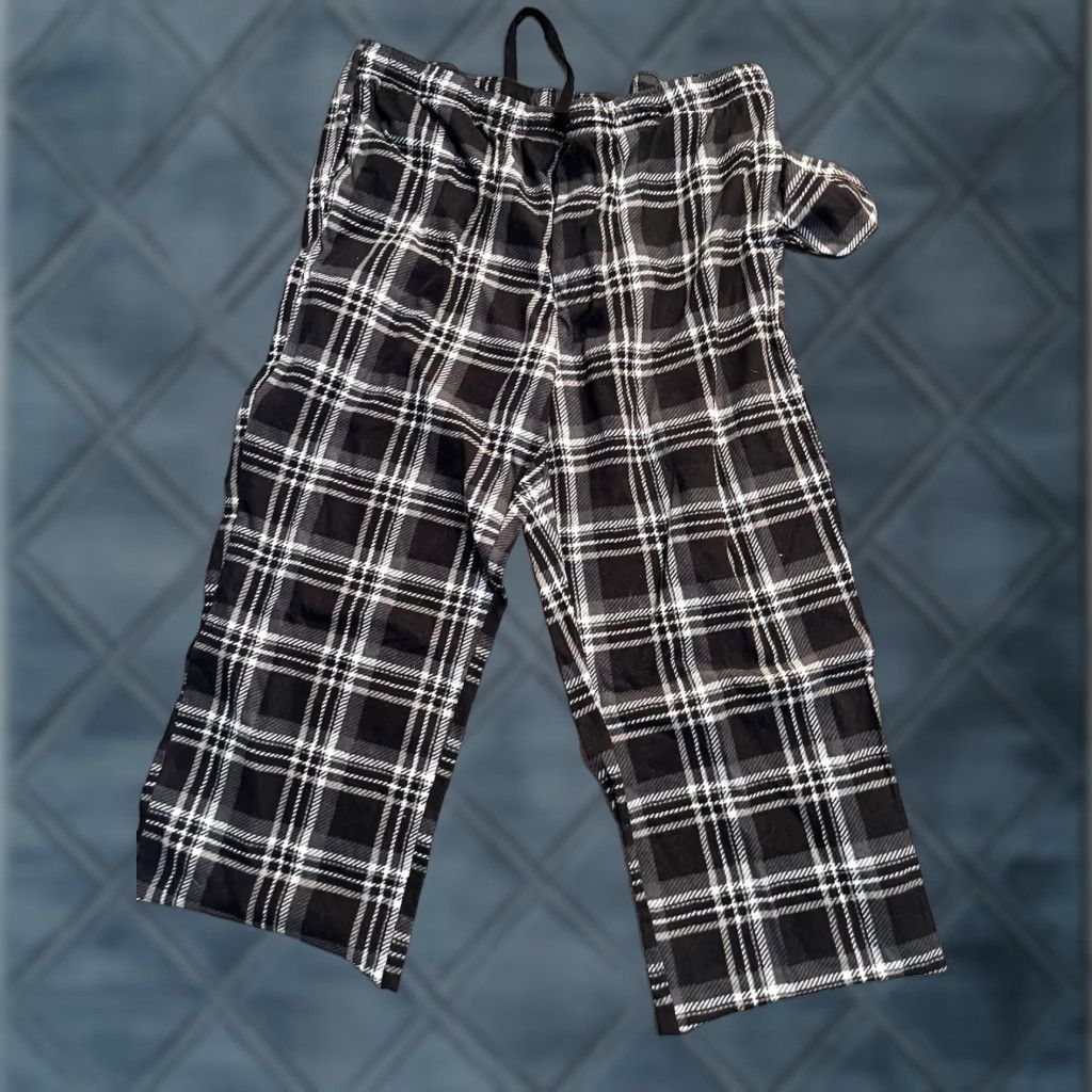 Croft & Barrow Croft & Barrow Mens Plaid Lounge Pants Black Plaid 3XLT Big & Tall Distress Size 3XLT Mens Pajama Pants Size US 39 - 1 Thumbnail