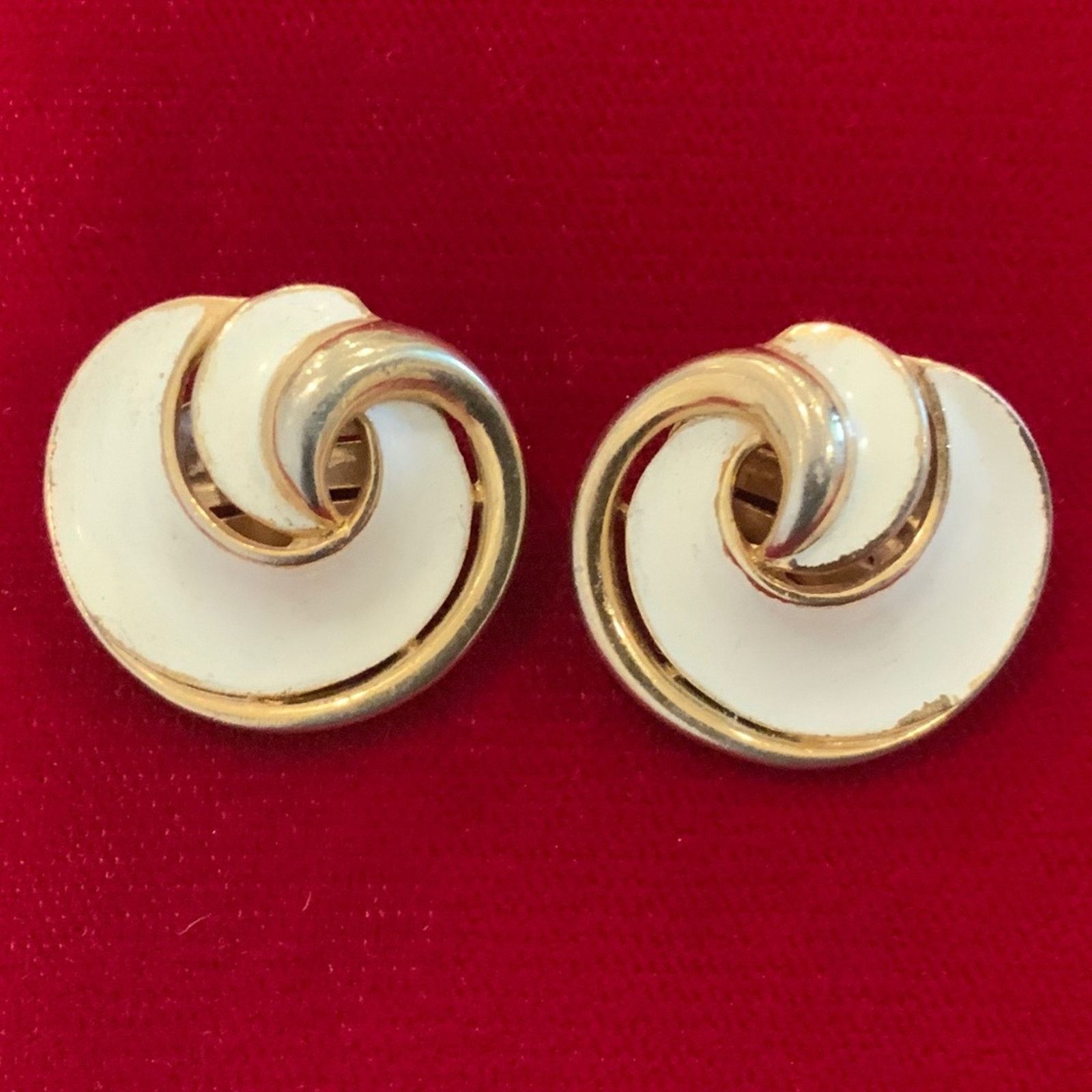 Vintage Vintage Trifari Signed Earrings Size ONE SIZE - 1 Thumbnail
