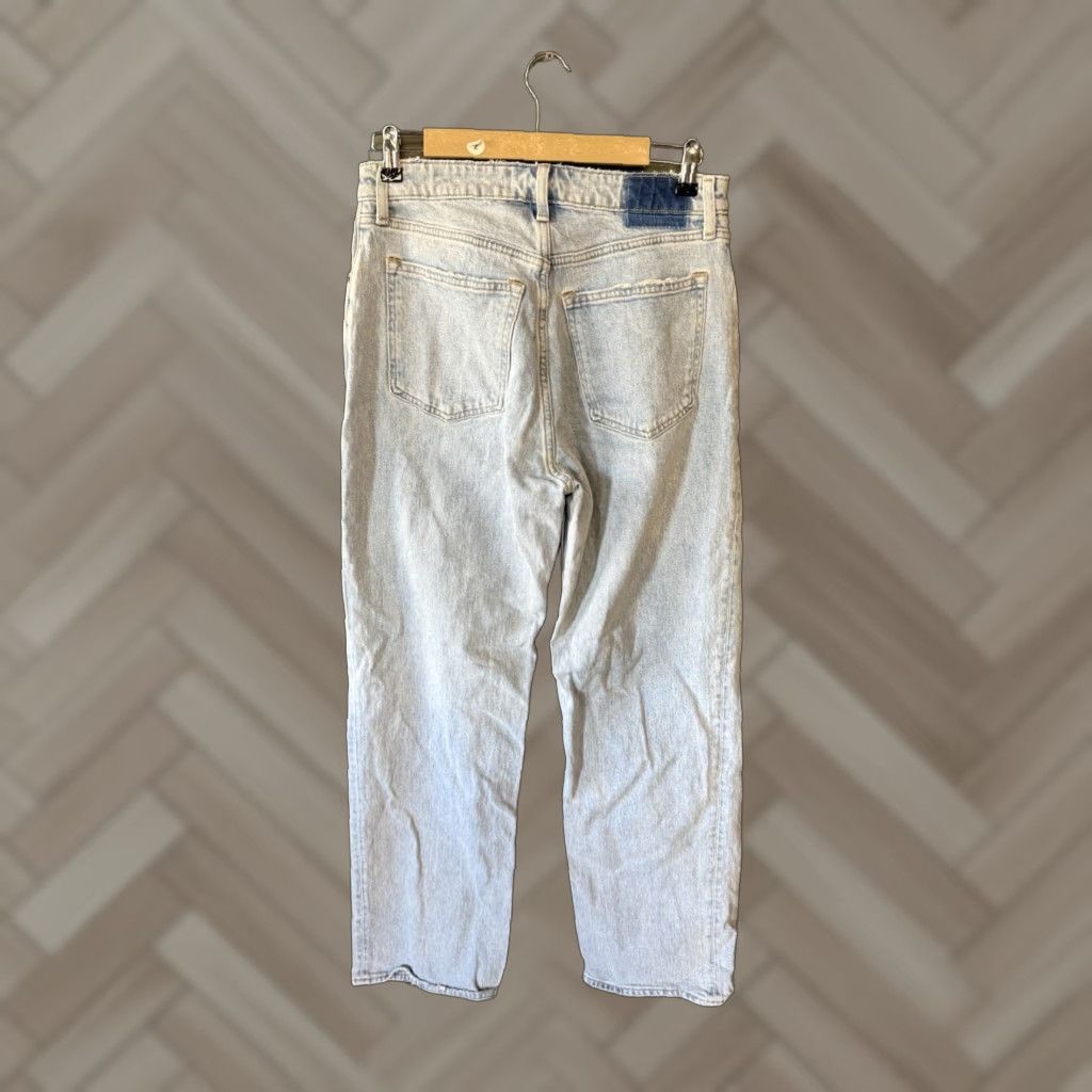 Abercrombie & Fitch Abercrombie & Fitch Womens Jeans 90s Denim Blue 30 in 31 in Inseam 10L Straight Relaxed High Rise 90s Theme Blue Jeans 30/10L Womens Size 10L Size 32" / US 10 / IT 46 - 1 Thumbnail