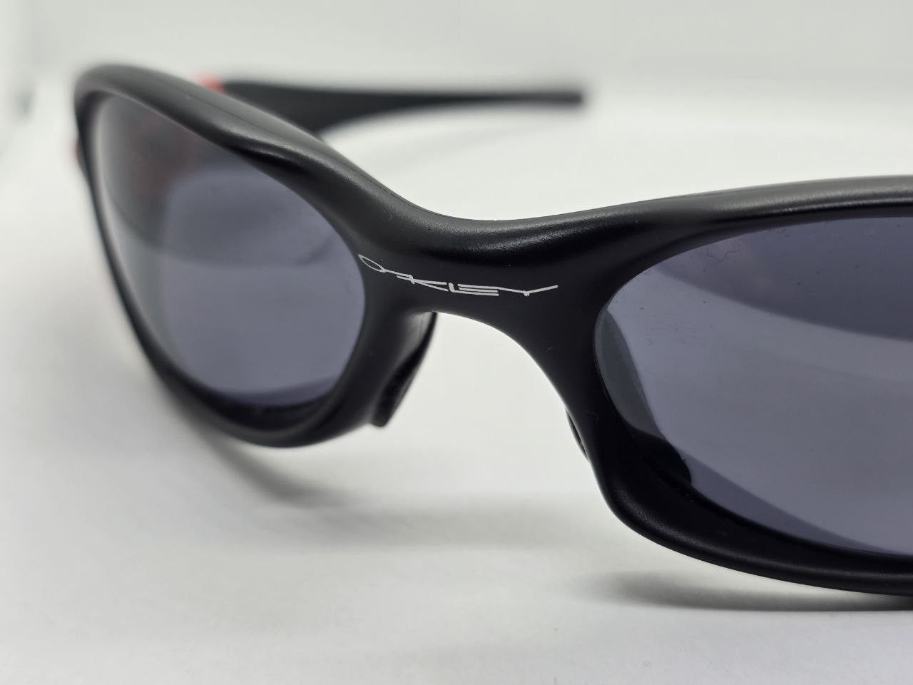 Oakley oakley valve sunglasses vintage red and black y2k Size ONE SIZE - 5 Thumbnail