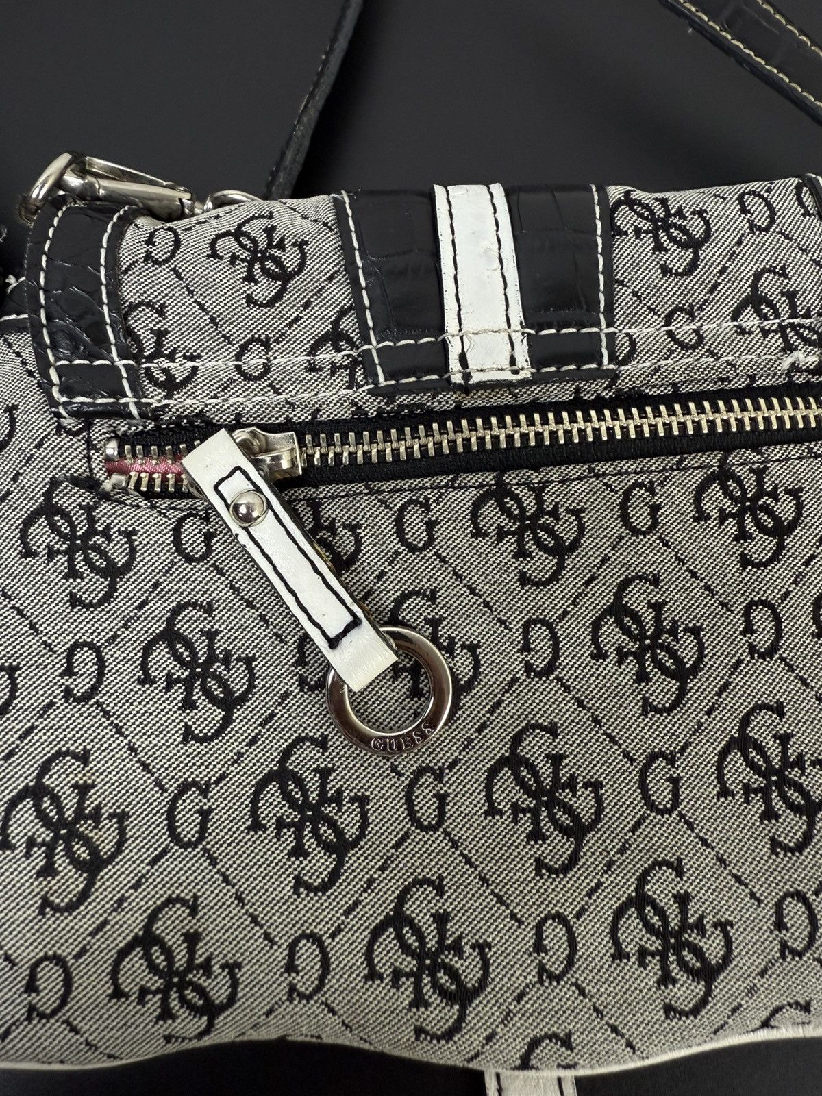 Guess Guess VNTG Y2K Monogram Mini Shoulder Bag Messenger Size ONE SIZE - 8 Thumbnail