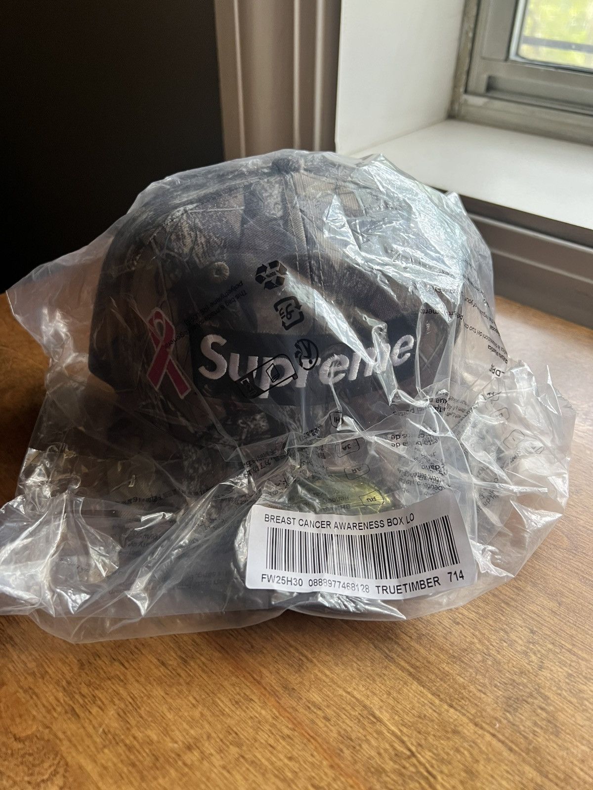 New Era × Supreme 7 1/4 Supreme FW25 Breast Cancer Awareness Box Logo Hat Camo Size ONE SIZE - 4 Thumbnail