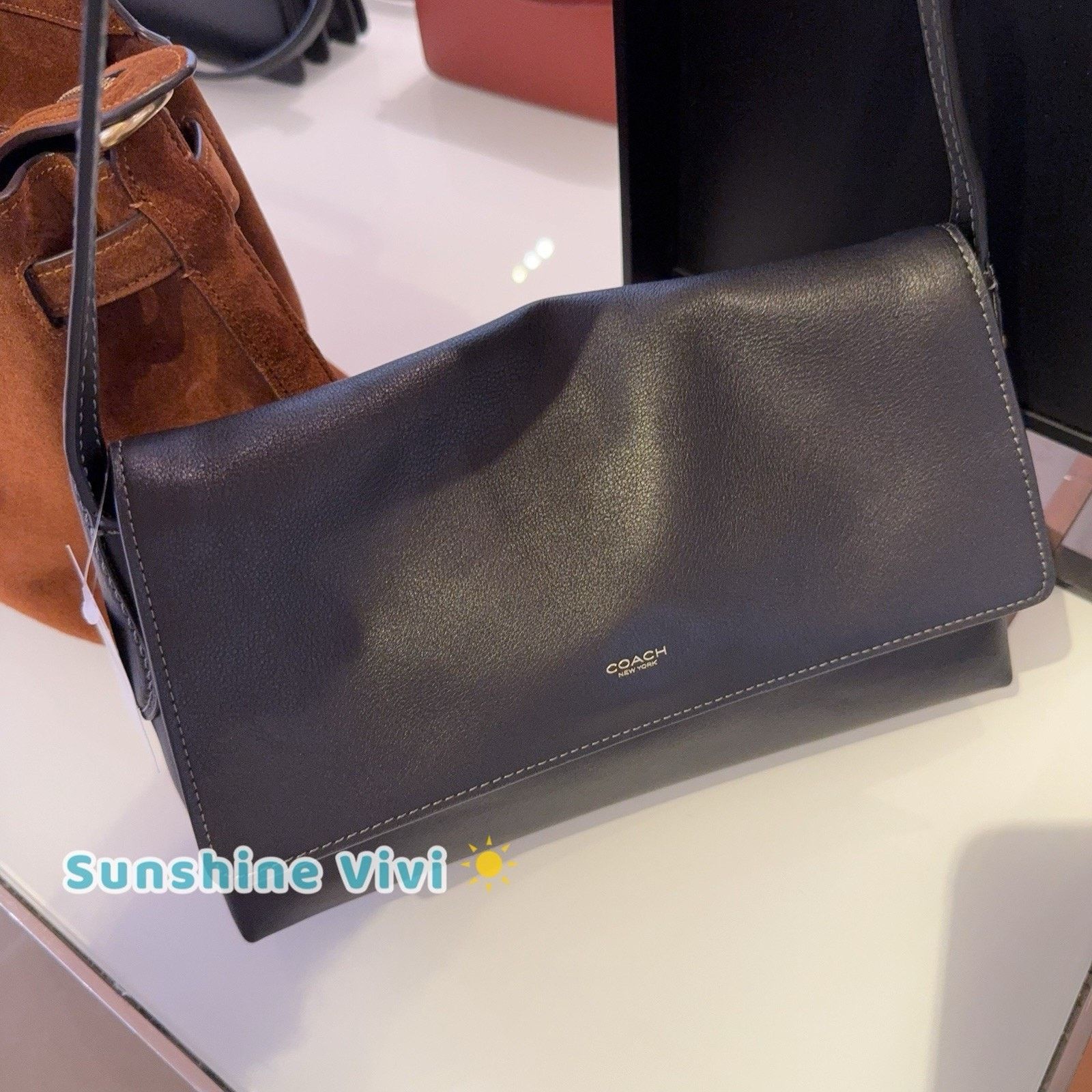 Coach NWT Coach Chelsea Shoulder Bag 30 Black grain Leather Cds58 Size ONE SIZE - 4 Thumbnail