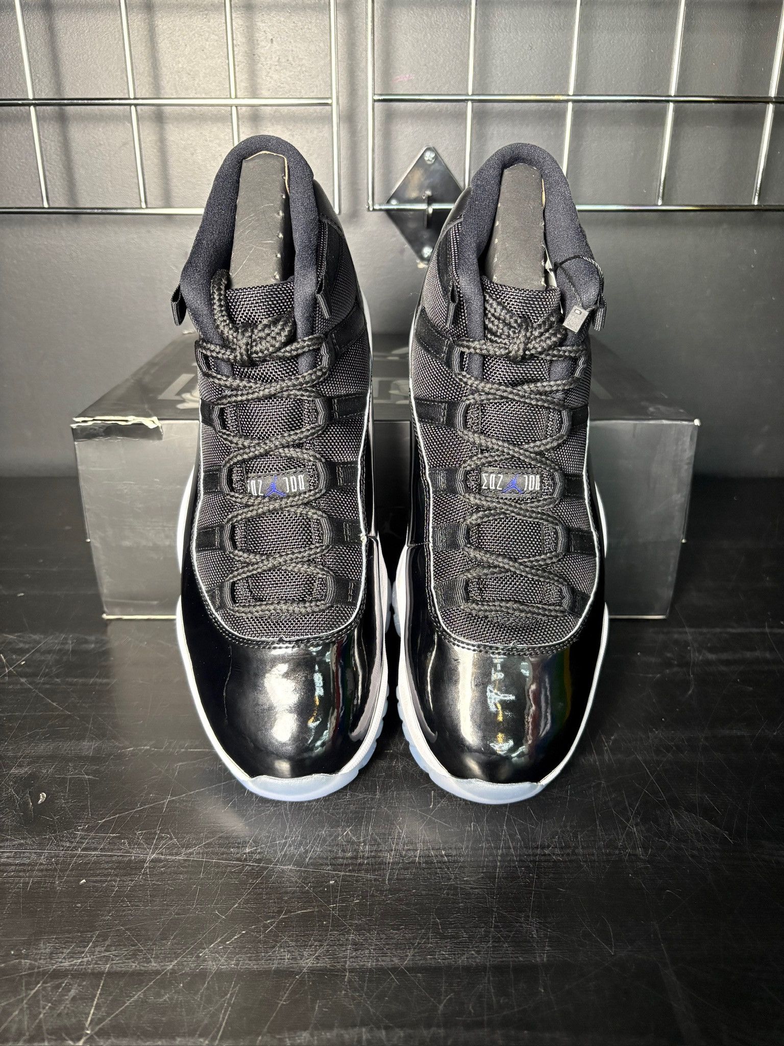 Jordan Brand Air Jordan 11 Retro "Space Jam" (2016) - Size 9.5 Size US 9.5 / EU 42-43 - 3 Thumbnail
