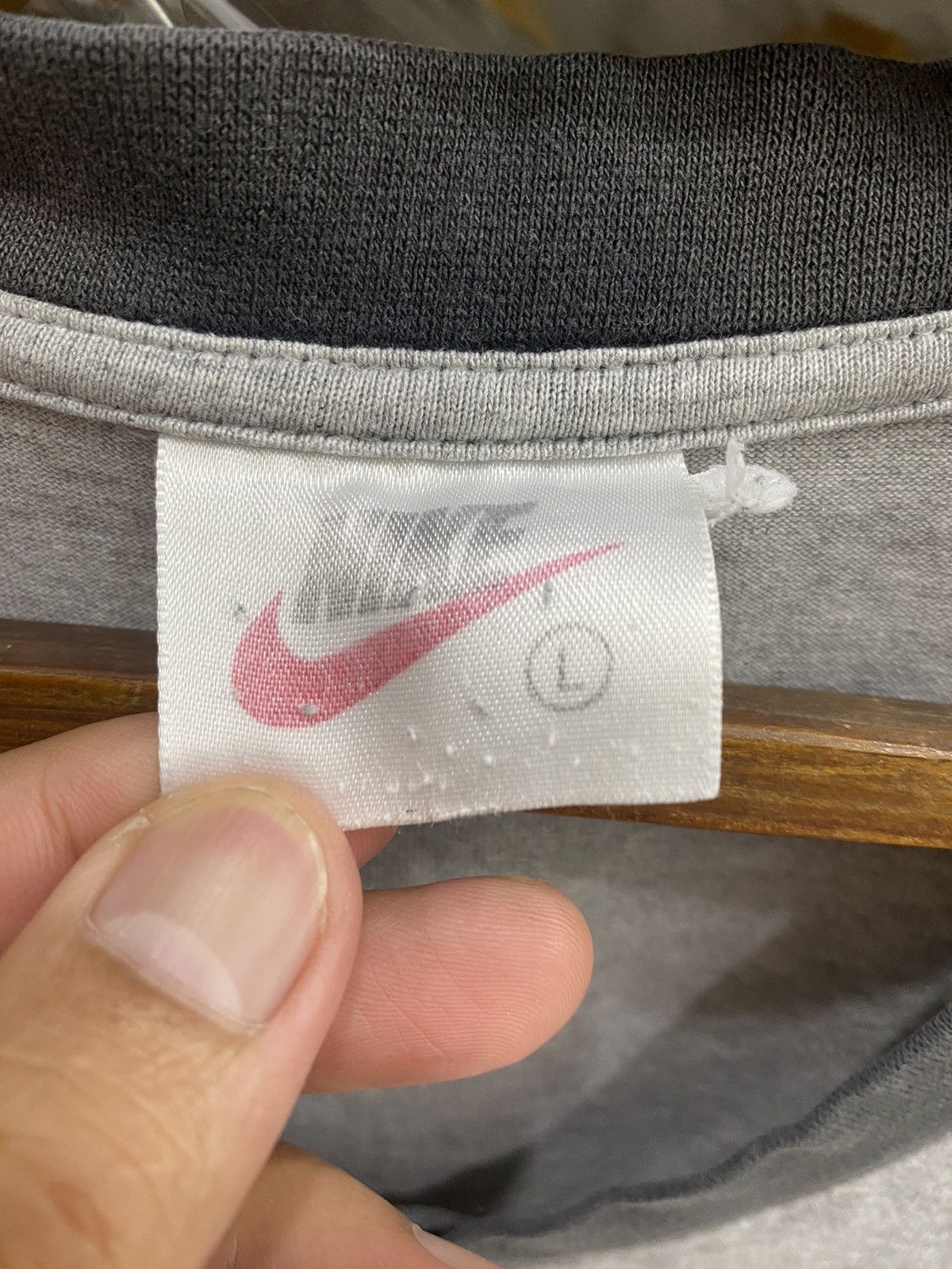 Vintage VINTAGE NIKE V NECK RINGER Size US M / EU 48-50 / 2 - 4 Thumbnail
