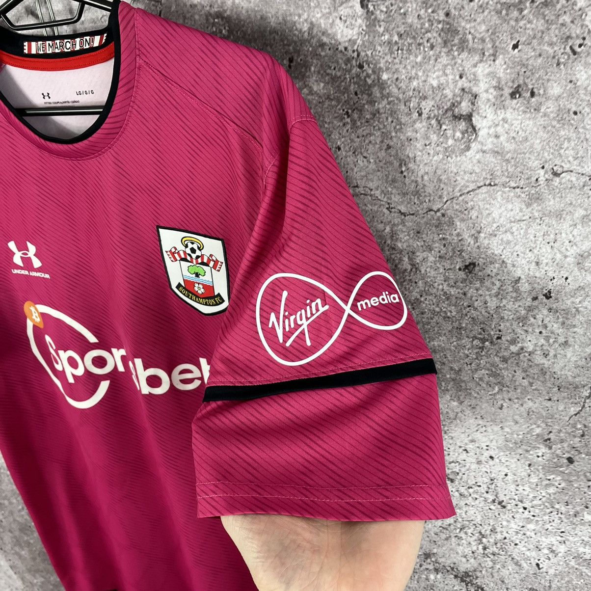 Under Armour Under Armour FC Southampton 2020/2021 Goalkeeper Jersey Sz L Size US L / EU 52-54 / 3 - 5 Thumbnail