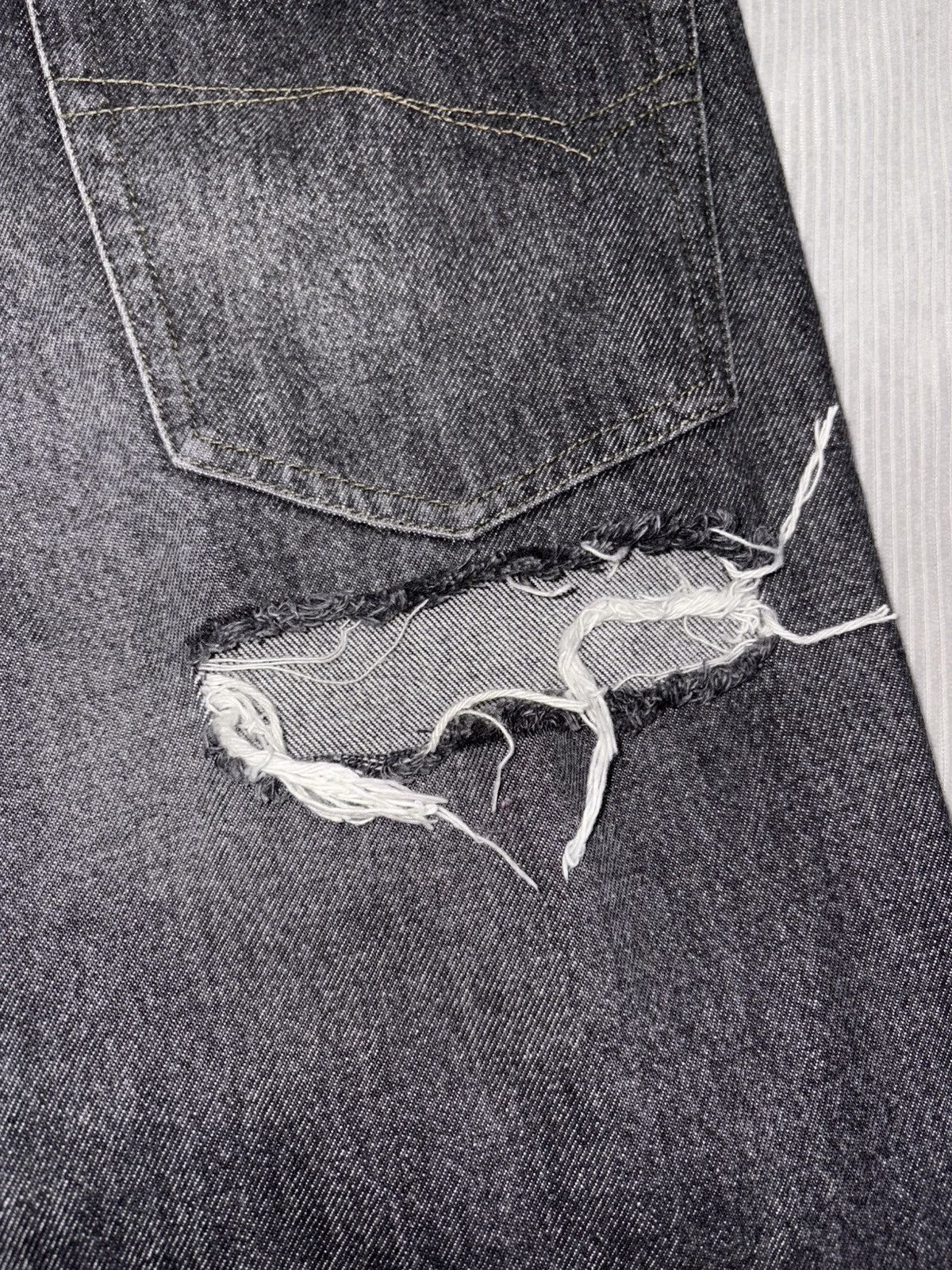 Balenciaga FW21 Demna Balenciaga Jeans Back Rip distressed gray denim Size US 29 - 3 Thumbnail