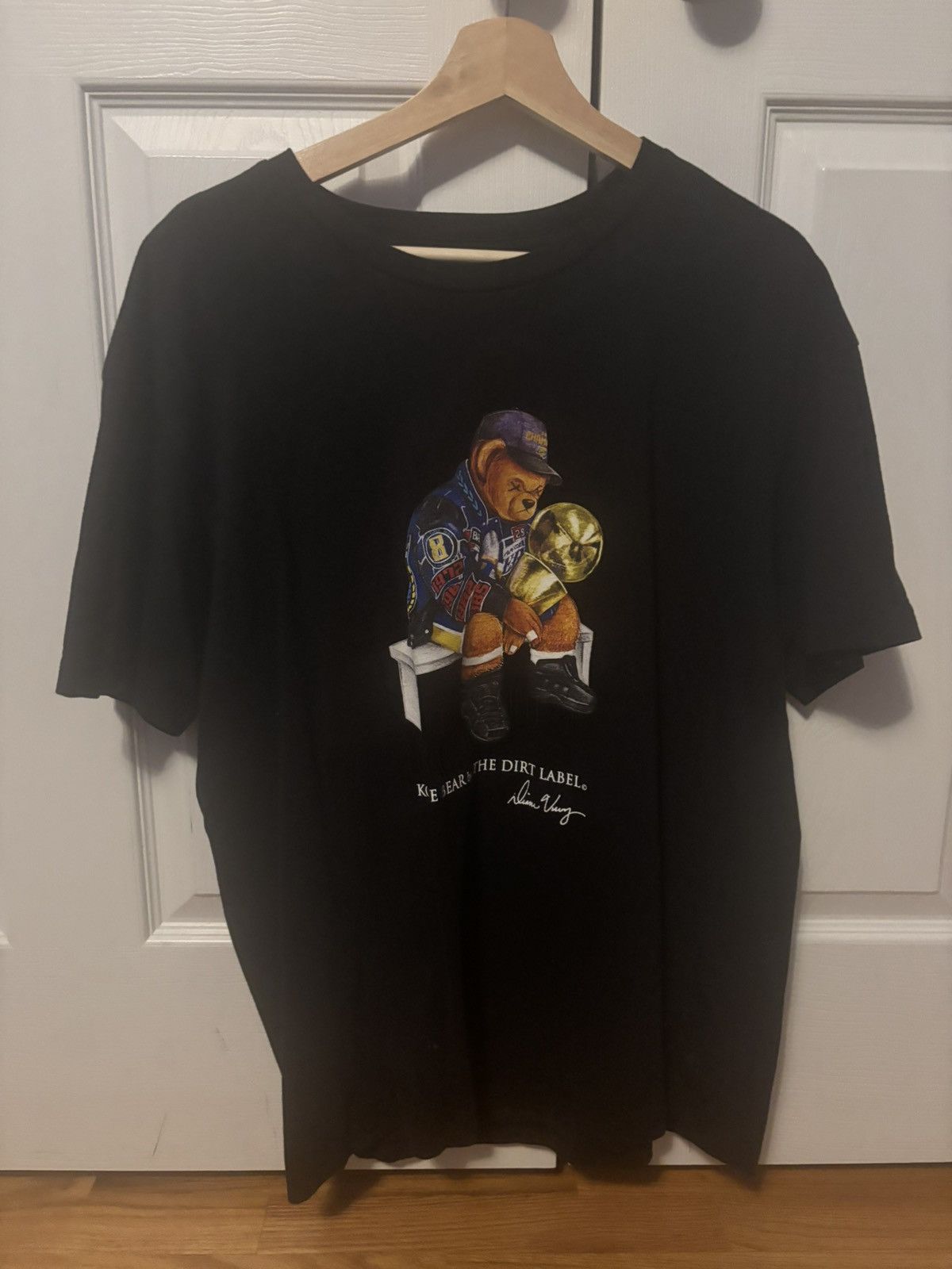 The Dirt Label Kobe Bryant Polo Bear by The Dirt Label Tee Shirt Size LARGE Size US L / EU 52-54 / 3 - 1 Thumbnail