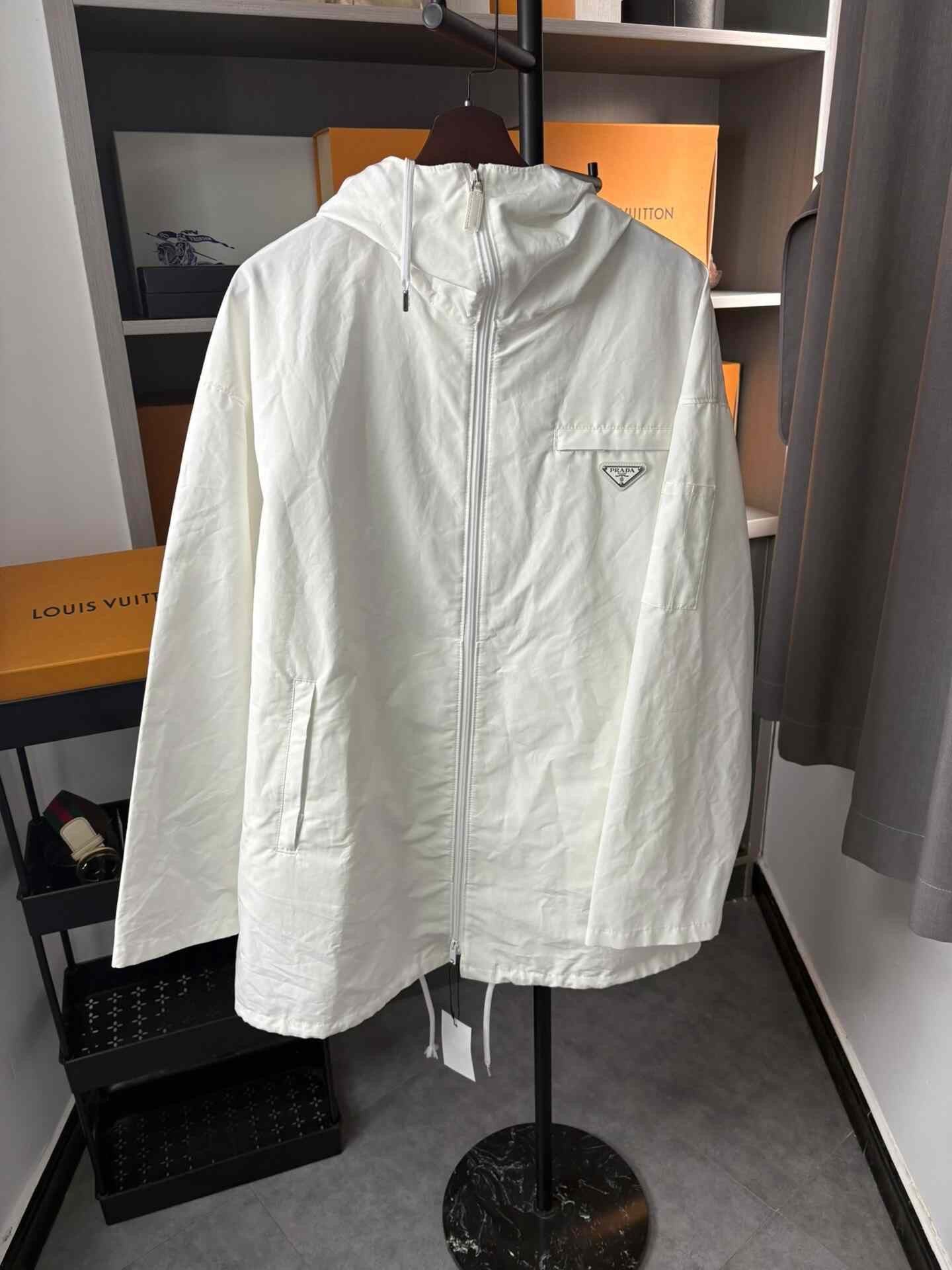 Prada Prada White Light Jacket L Men Size US L / EU 52-54 / 3 - 1 Thumbnail