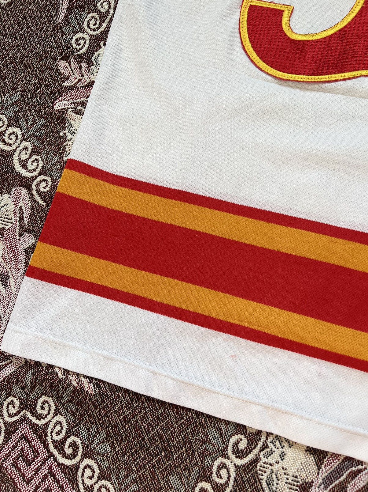 Ccm × NHL × Vintage Vintage Calgary Flames Hockey Jersey Size US M / EU 48-50 / 2 - 6 Thumbnail