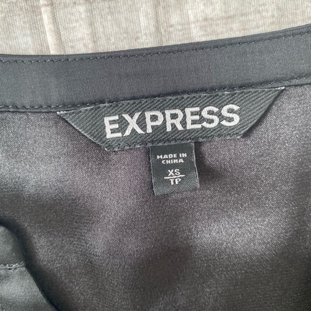 Express Express women XS black V-neck cap sleeve shift dress w/satin Size XS / US 0-2 / IT 36-38 - 9 Thumbnail