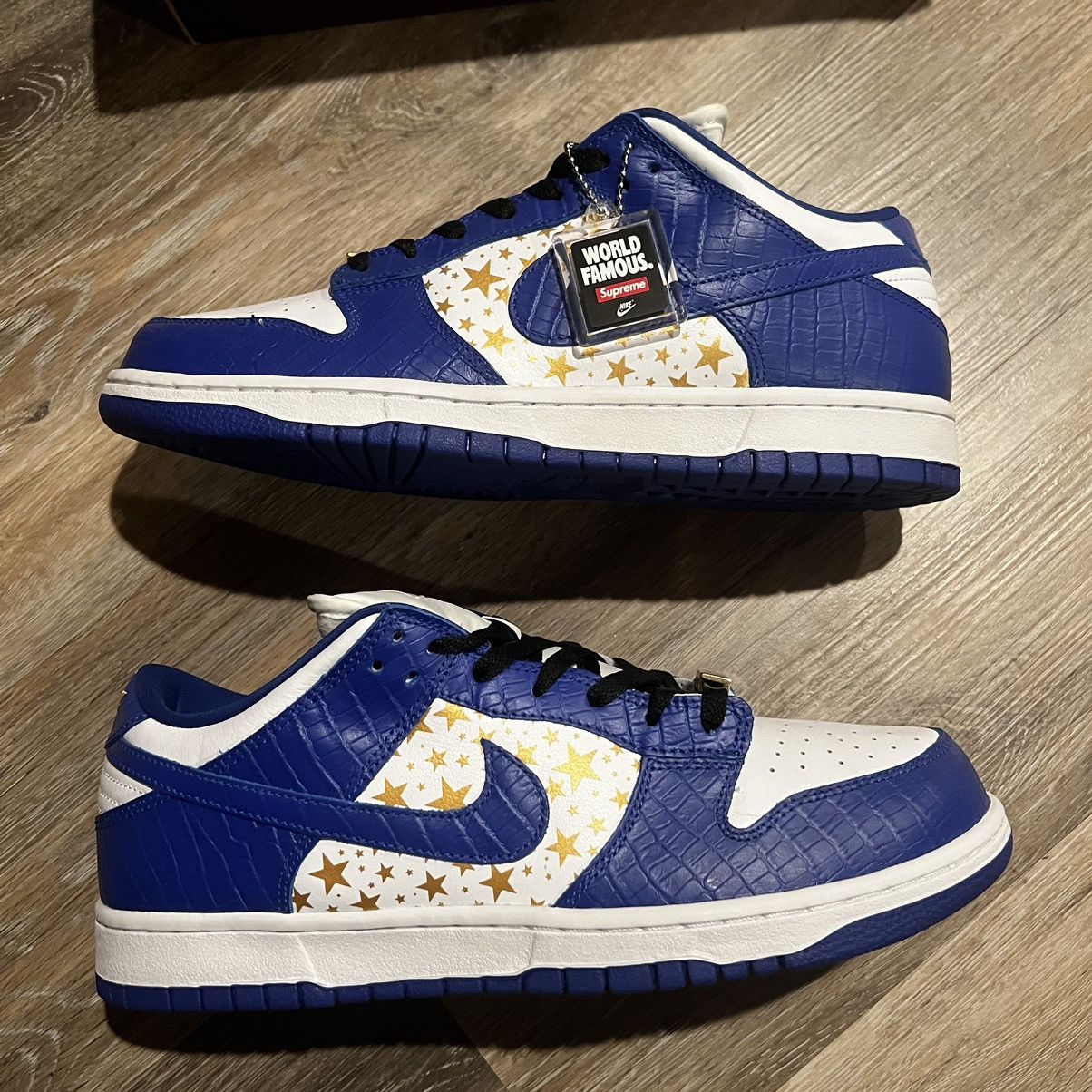 Nike × Supreme Nike Sb Dunk Low Supreme Stars Hyper Royal Size US 10.5 / EU 43-44 - 4 Thumbnail