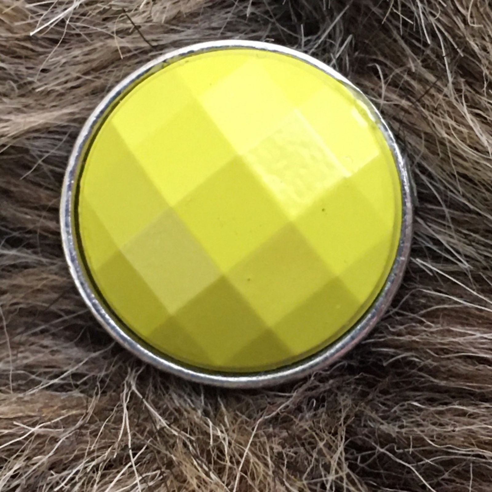 Jewelry Chartreuse yellow faceted glass pierced earrings Size ONE SIZE - 2 Thumbnail