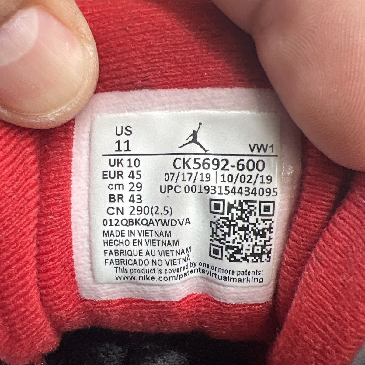 Jordan Brand Air Jordan 3 unite Size US 11 / EU 44 - 9 Thumbnail