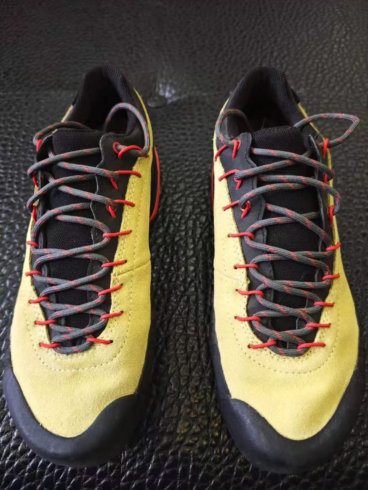 La Sportiva LASPORTIVA TX4 Low Waterproof Leather Hiking Unisex 43 Size US 10 / EU 43 - 1 Thumbnail