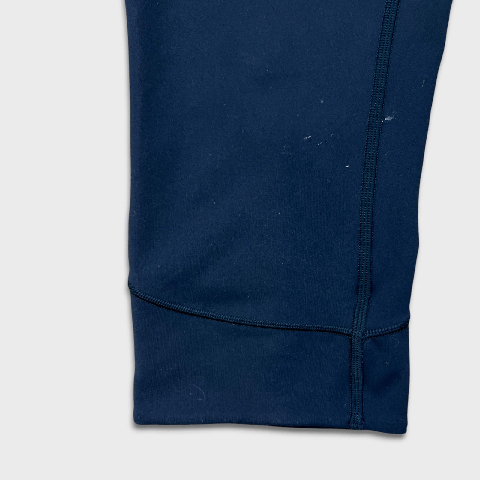 Lululemon Lululemon In Movement Crop PantsHigh Rise Everlux 19 Legging Size 32" / US 10 / IT 46 - 4 Thumbnail