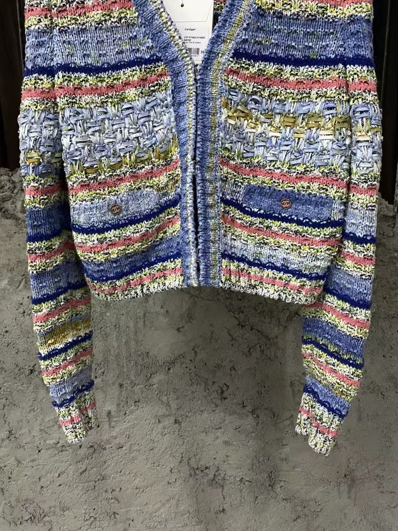Chanel Chanel Colorful snow-patterned knitted wool cardigan coat Size XS / US 0-2 / IT 36-38 - 4 Thumbnail
