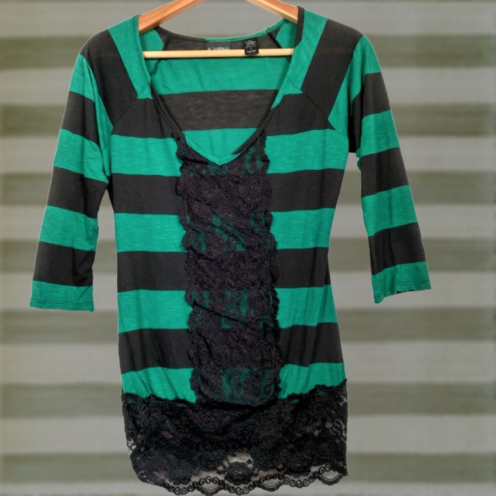 Vintage VINTAGE Daytrip Tunic Shirt Adults M Green Stripe V Neck Slim Lace Trim 3/4 Sleeve Burnout Y2K Women Mens Girls Size M / US 6-8 / IT 42-44 - 1 Thumbnail