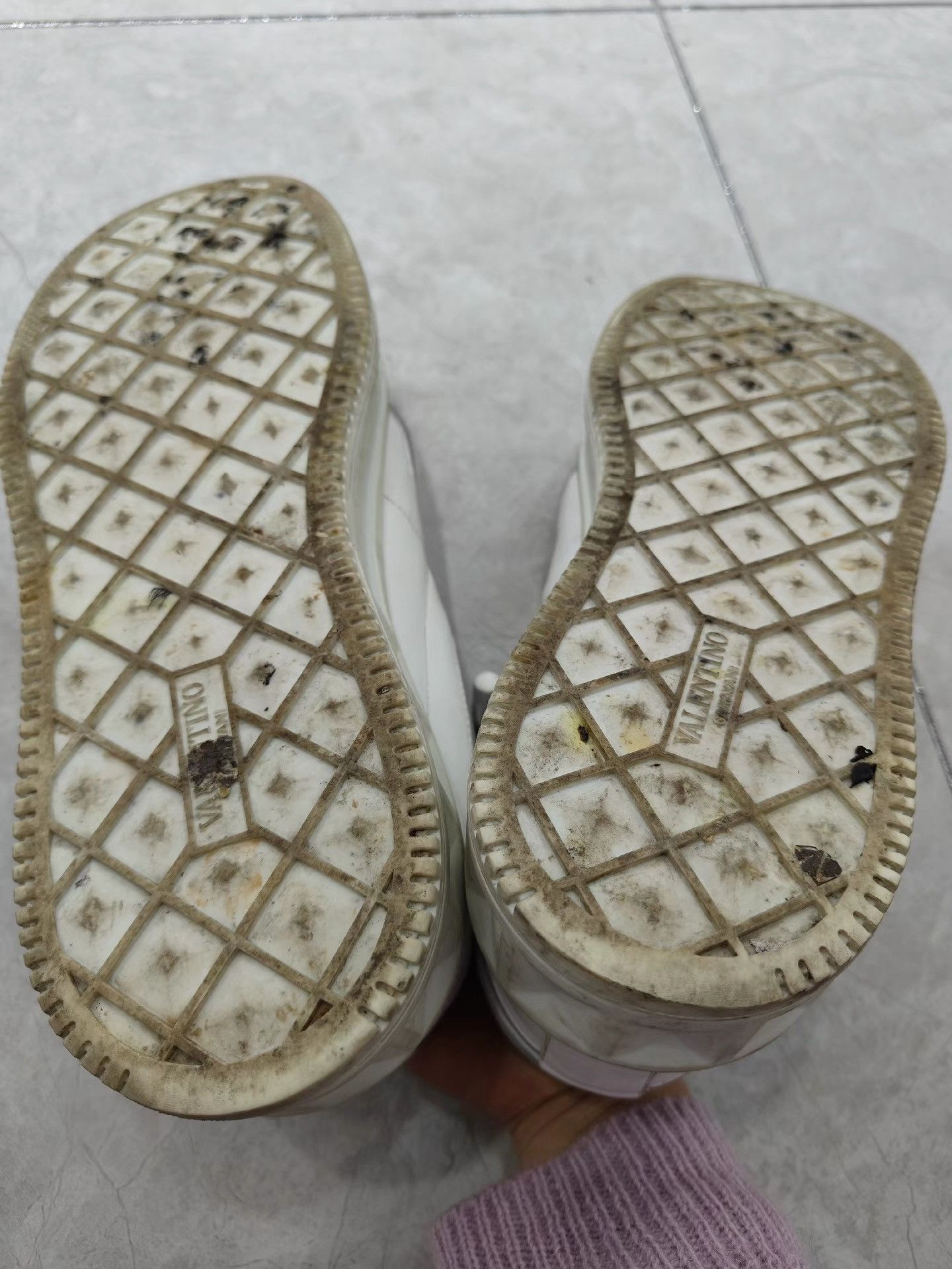 Valentino Valentino Garavani Leather Sneakers K29 Size US 9 / EU 42 - 7 Thumbnail