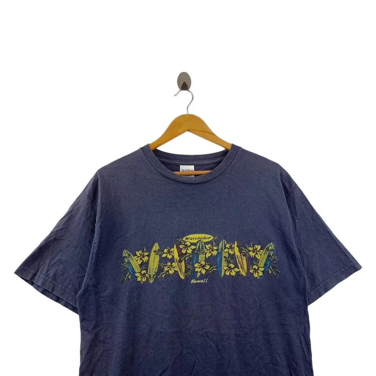 Vintage Vintage WAVERIDER HAWAII SURF Floral Tee Shirt Hibiscus Size US L / EU 52-54 / 3 - 3 Thumbnail