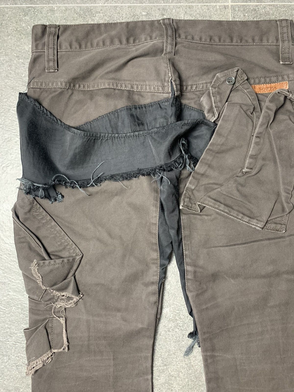 Japanese Brand 2000s Shance ‘Saffa’ Cut and Sew Hybrid Cargo Pants vkei Size US 27 - 11 Thumbnail