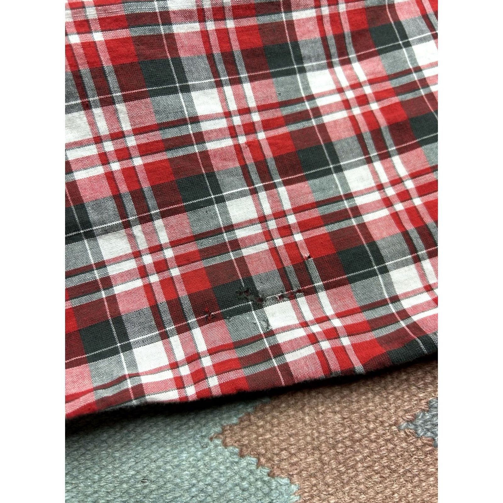 FRED VINTAGE 1960s Long Sleeve Button Shirt Cotton Plaid Distressed Red Black Large Mens Shirt Size US L / EU 52-54 / 3 - 4 Thumbnail