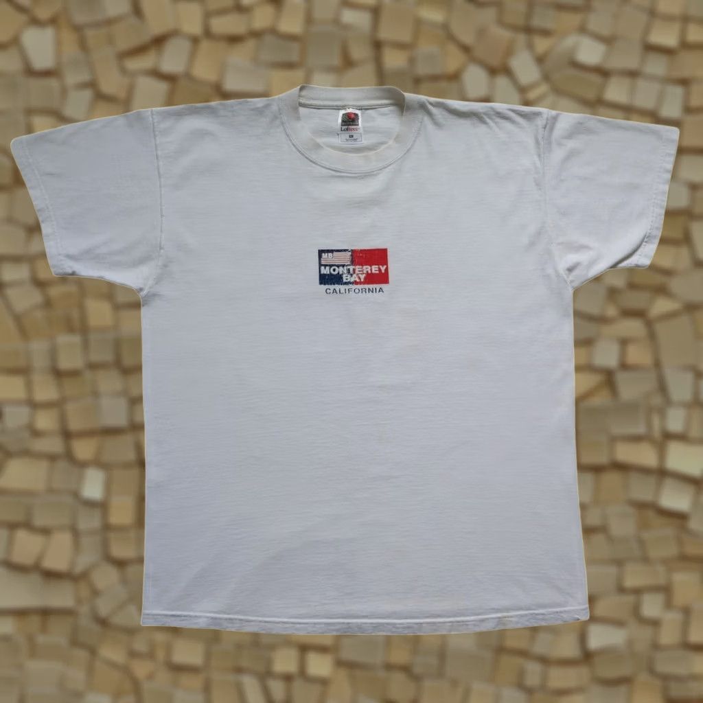 Fruit Of The Loom VINTAGE Fruit of the Loom 90s Monterey Bay California Beach Graphic T Shirt XL White Mens Short Sleeve Crew Neck Size US XL / EU 56 / 4 - 1 Thumbnail