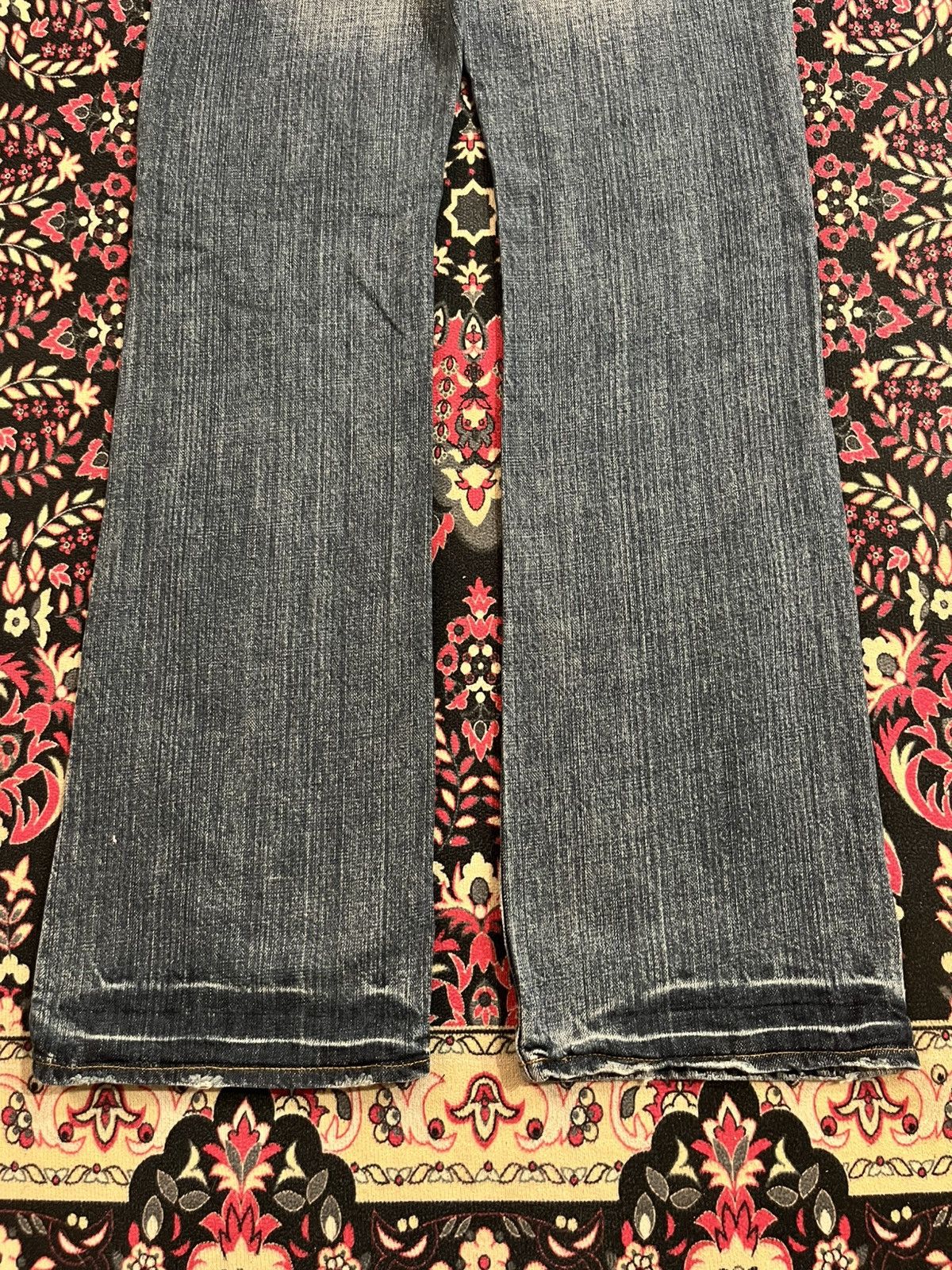 Japanese Brand Japanese Blue Washed Distress Dagger Embroidery Flare Jeans Size 30" / US 8 / IT 44 - 8 Thumbnail