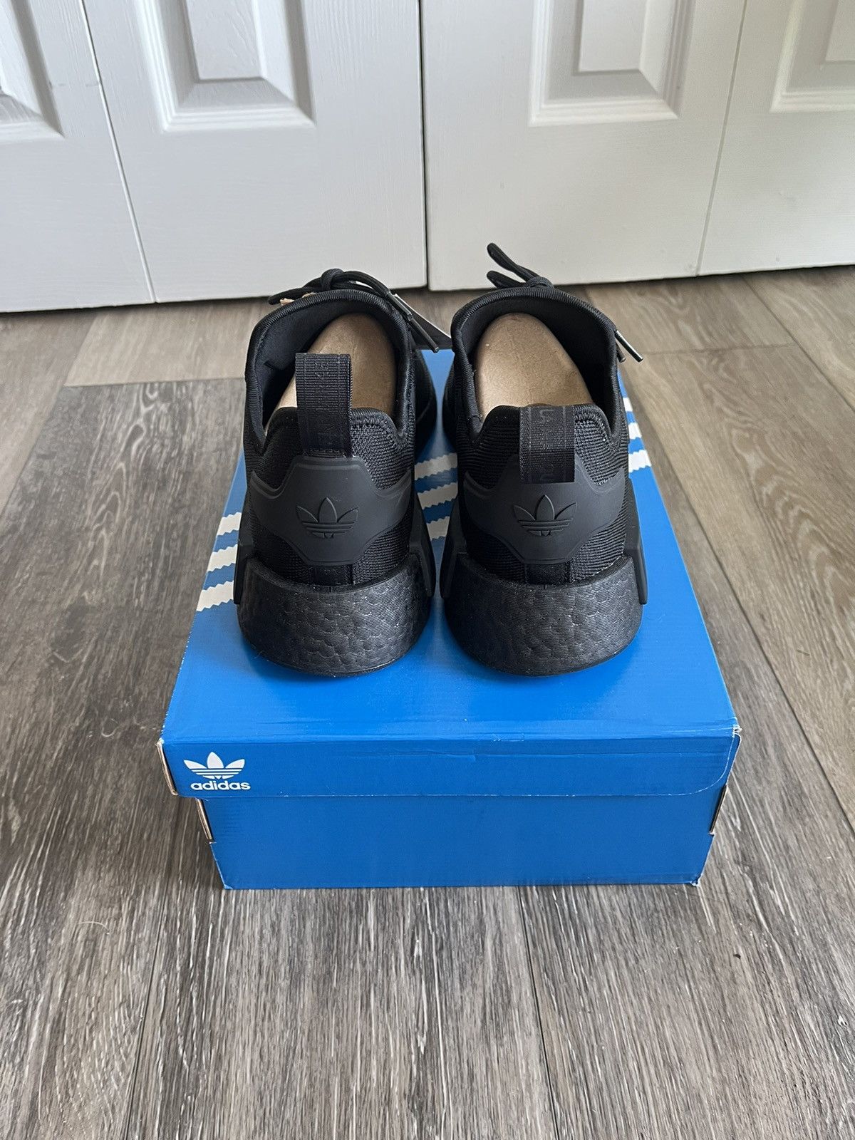 Adidas Adidas all black NMD_R1 never worn Size US 9 / EU 42 - 2 Thumbnail
