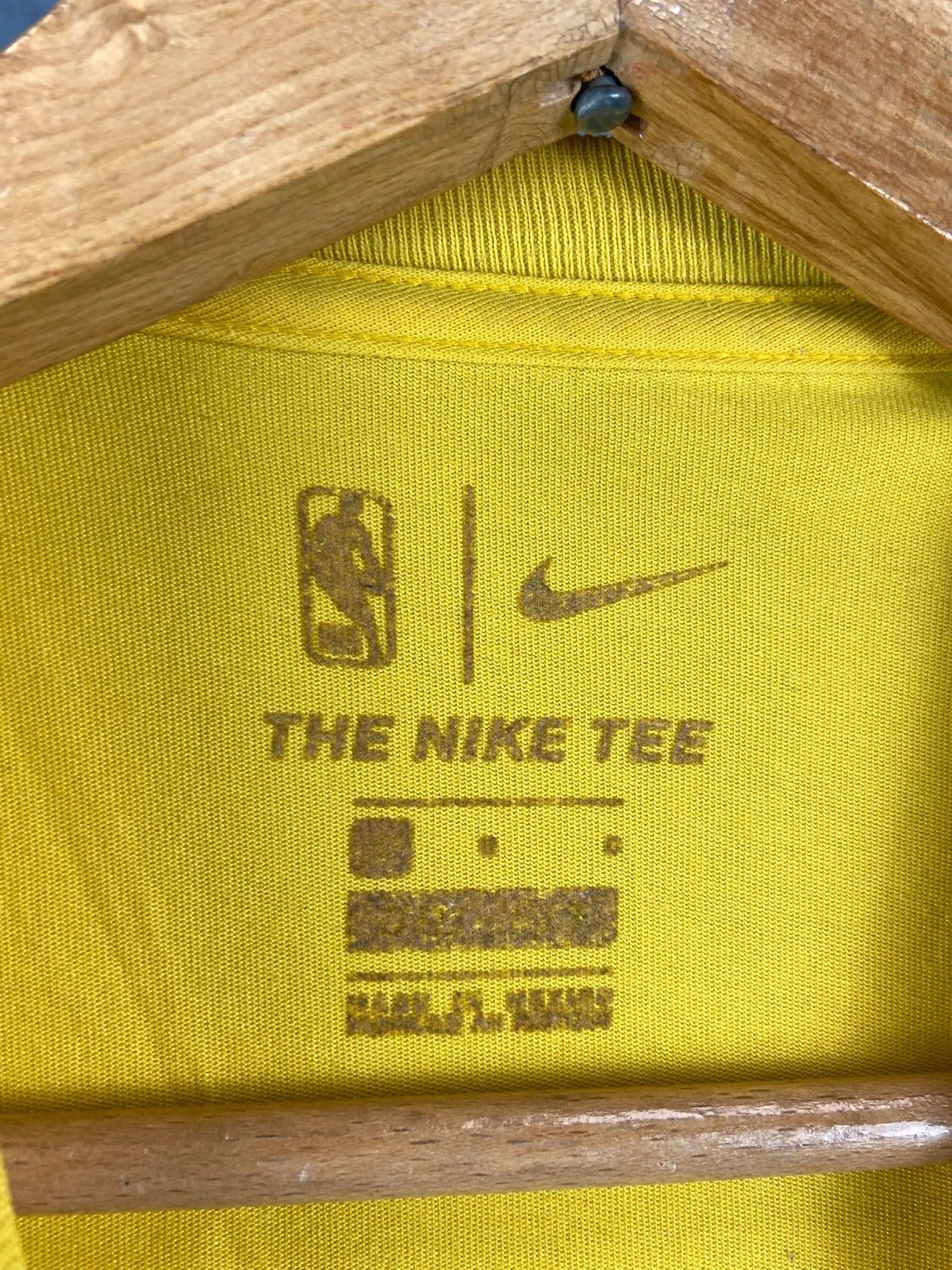 Nike Nike Yellow Training / Clean Athletic Energy (S) Size US S / EU 44-46 / 1 - 3 Thumbnail