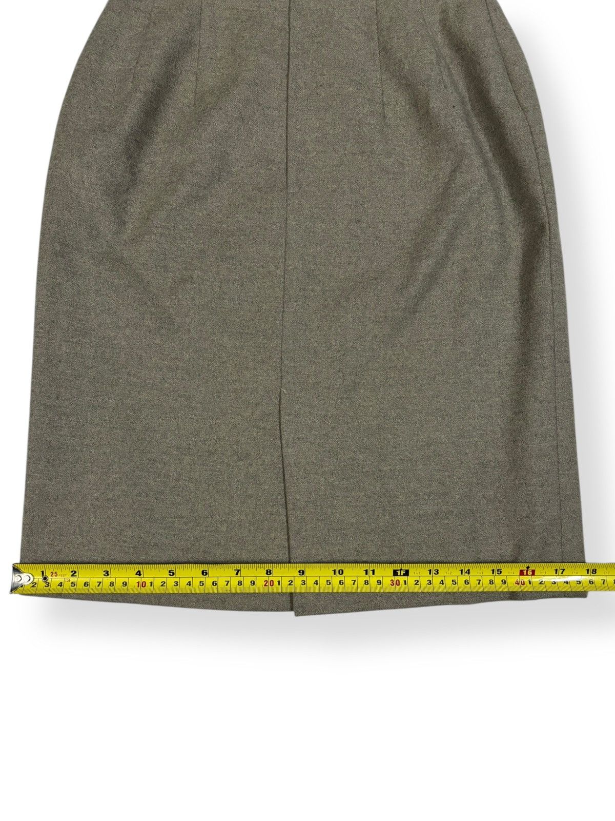 Margaret Howell Margaret Howell Wool Pleated Pencil Skirt in Khaki Green Size 24" / US 00 / IT 34 - 9 Thumbnail