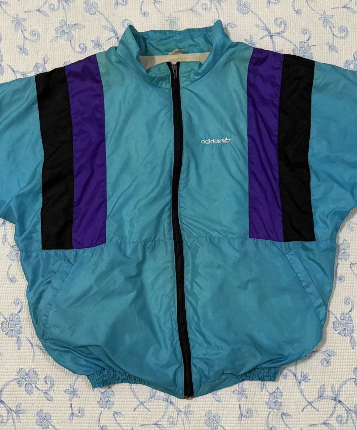 Adidas Vintage Adidas Windbreaker Light Jacket Size US S / EU 44-46 / 1 - 4 Thumbnail