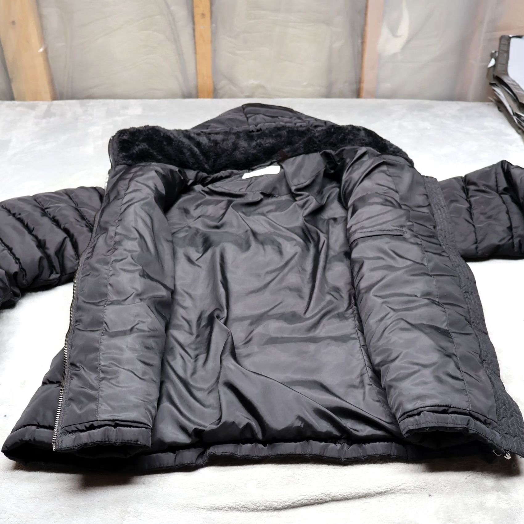 Calvin Klein Calvin Klein Jacket Women L Black Quilted Puffer Faux Fur Lined Winter Coat Zip Pocket Casu al – Men? Size L / US 10 / IT 46 - 6 Thumbnail