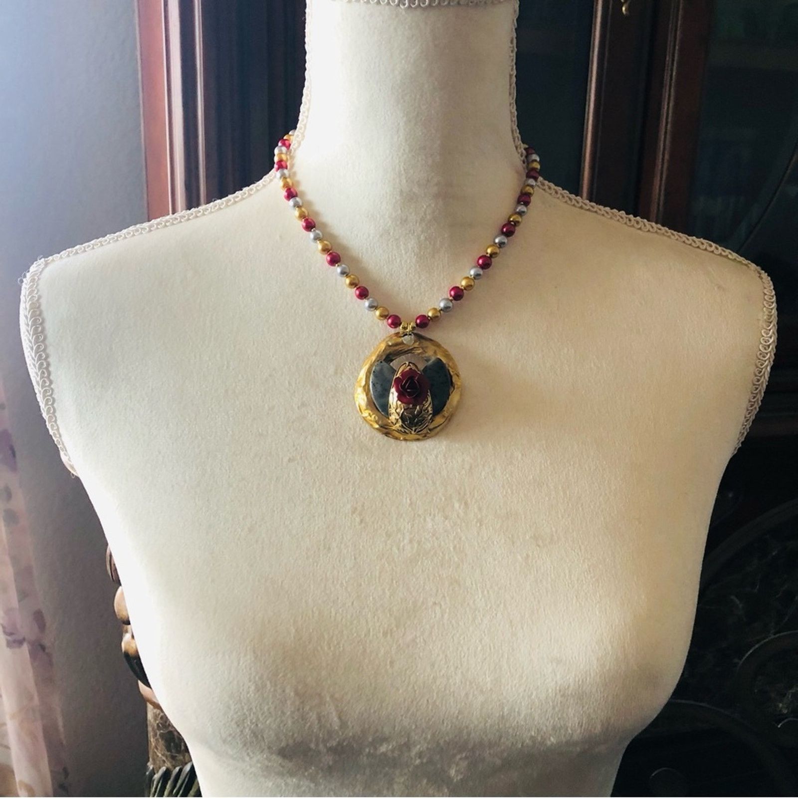 Handmade Handcrafted repurpose Spanish Rose pendant Pearl necklace Size ONE SIZE - 5 Thumbnail