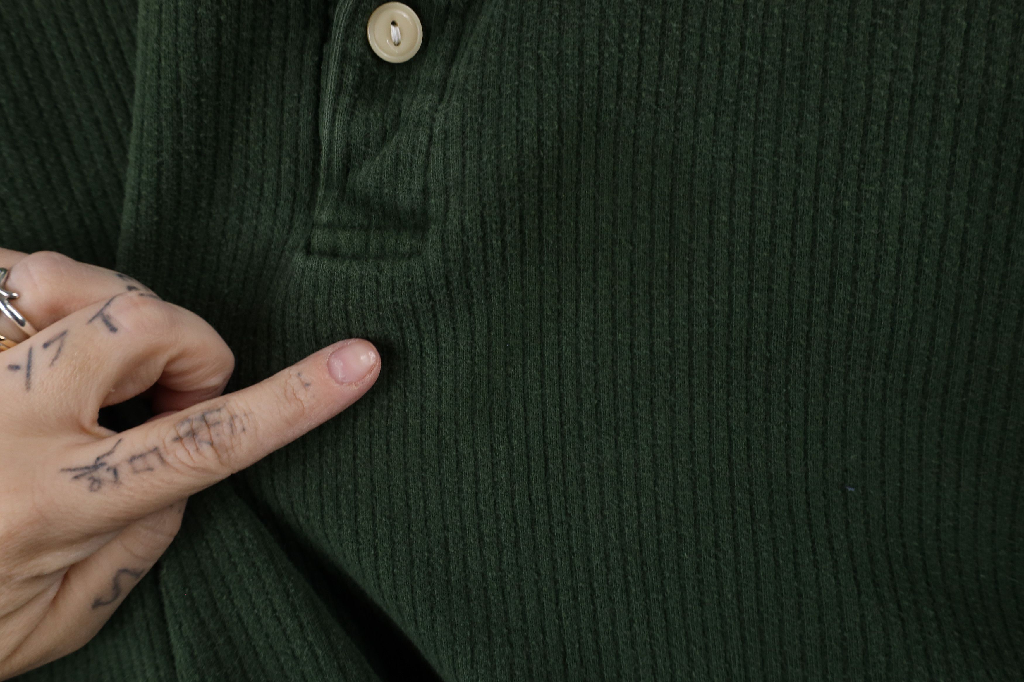 Vintage Vintage 90s Streetwear Ribbed Knit Boxy Fit Henley T-Shirt Size US L / EU 52-54 / 3 - 6 Thumbnail