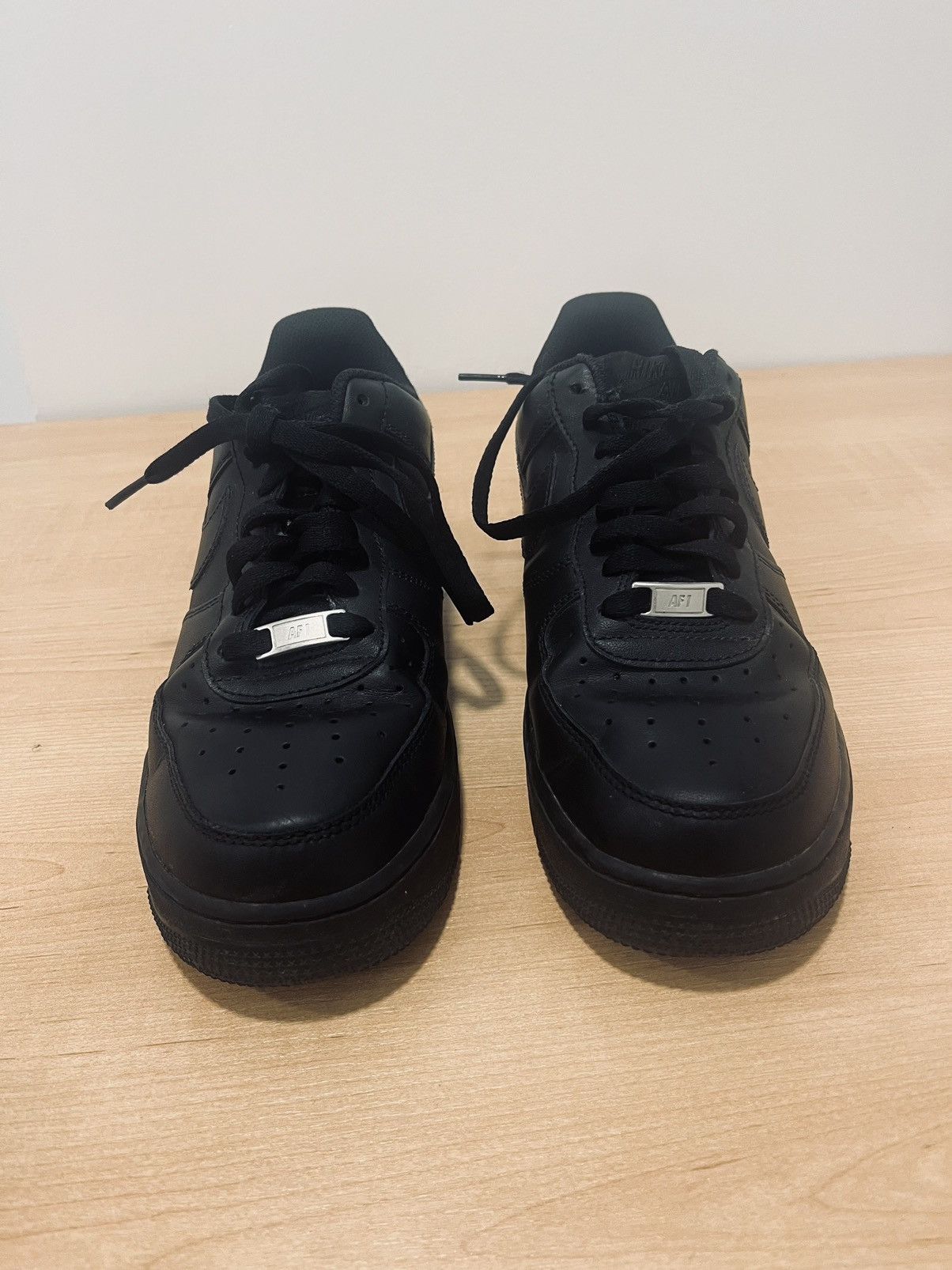 Nike Nike Air Force 1 Black Trainers Size US 9 / EU 42 - 1 Thumbnail