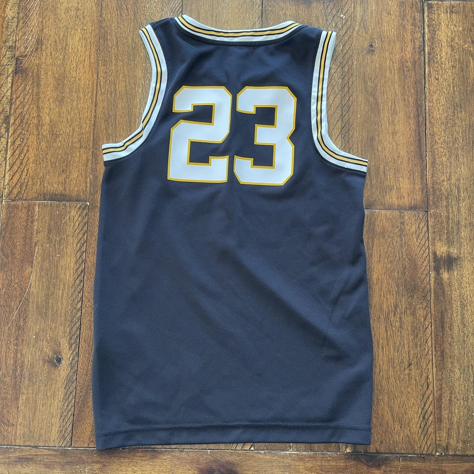 Nike Villanova Wildcats Jersey Youth M Basketball Number 23 Nike Size US M / EU 48-50 / 2 - 10 Thumbnail