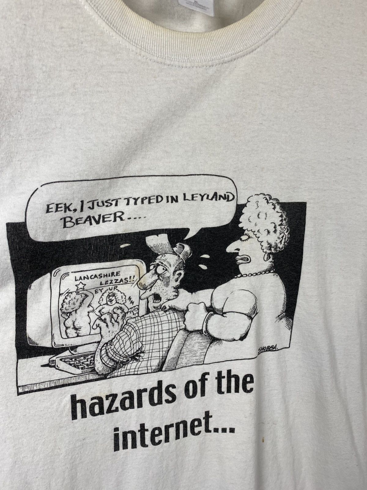Rap Tees 🖥️Vintage 00s T-Shirt Humor Hazards Of The Internet … Tee🖥️ Size US XL / EU 56 / 4 - 5 Thumbnail