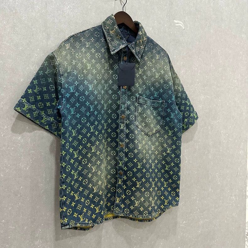 Louis Vuitton Louis Vuitton Logo Embroidered Gradient Denim Short Sleeve Size US M / EU 48-50 / 2 - 3 Thumbnail