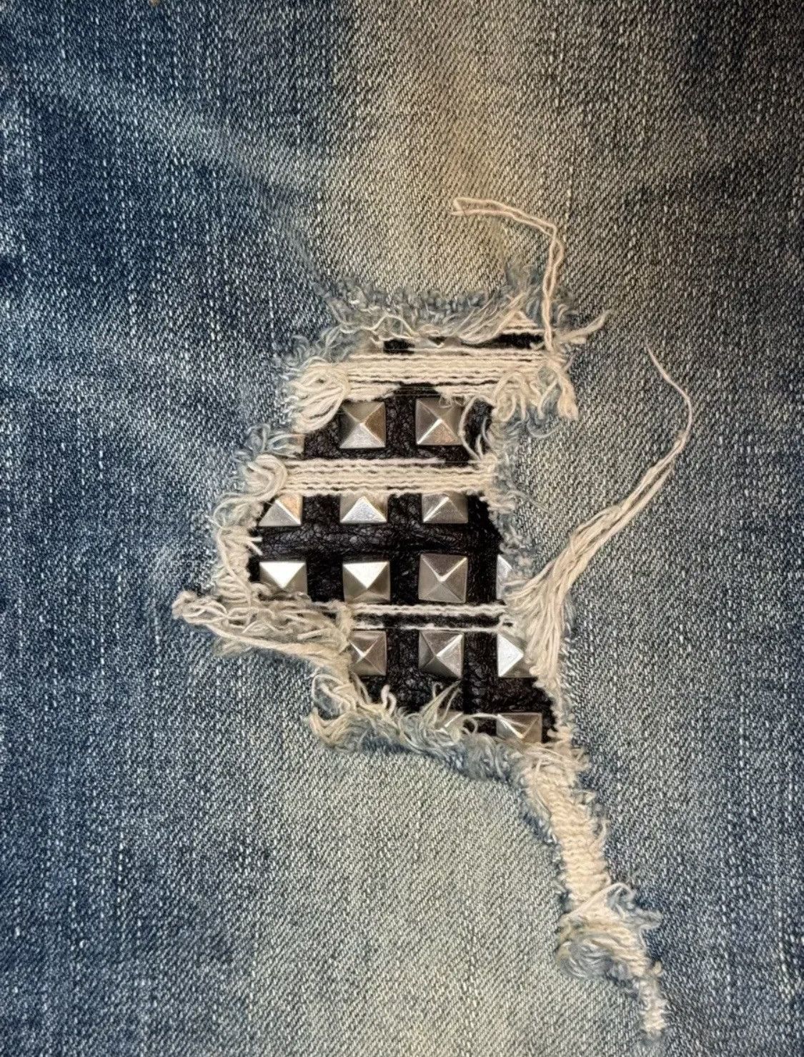 Saint Laurent Paris Saint Laurent Studded Leather Patch Distressed Denim Jean Size US 28 / EU 44 - 4 Thumbnail