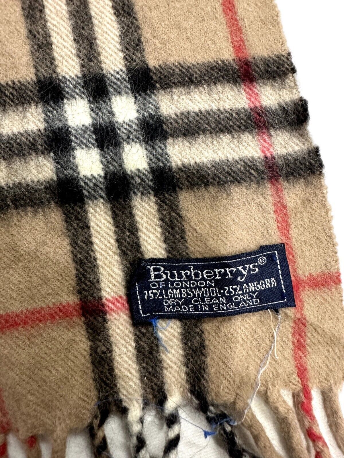 Burberry Burberrys Authentic Unisex Scarf 75%Lambswool 25%Angora Size ONE SIZE - 3 Thumbnail