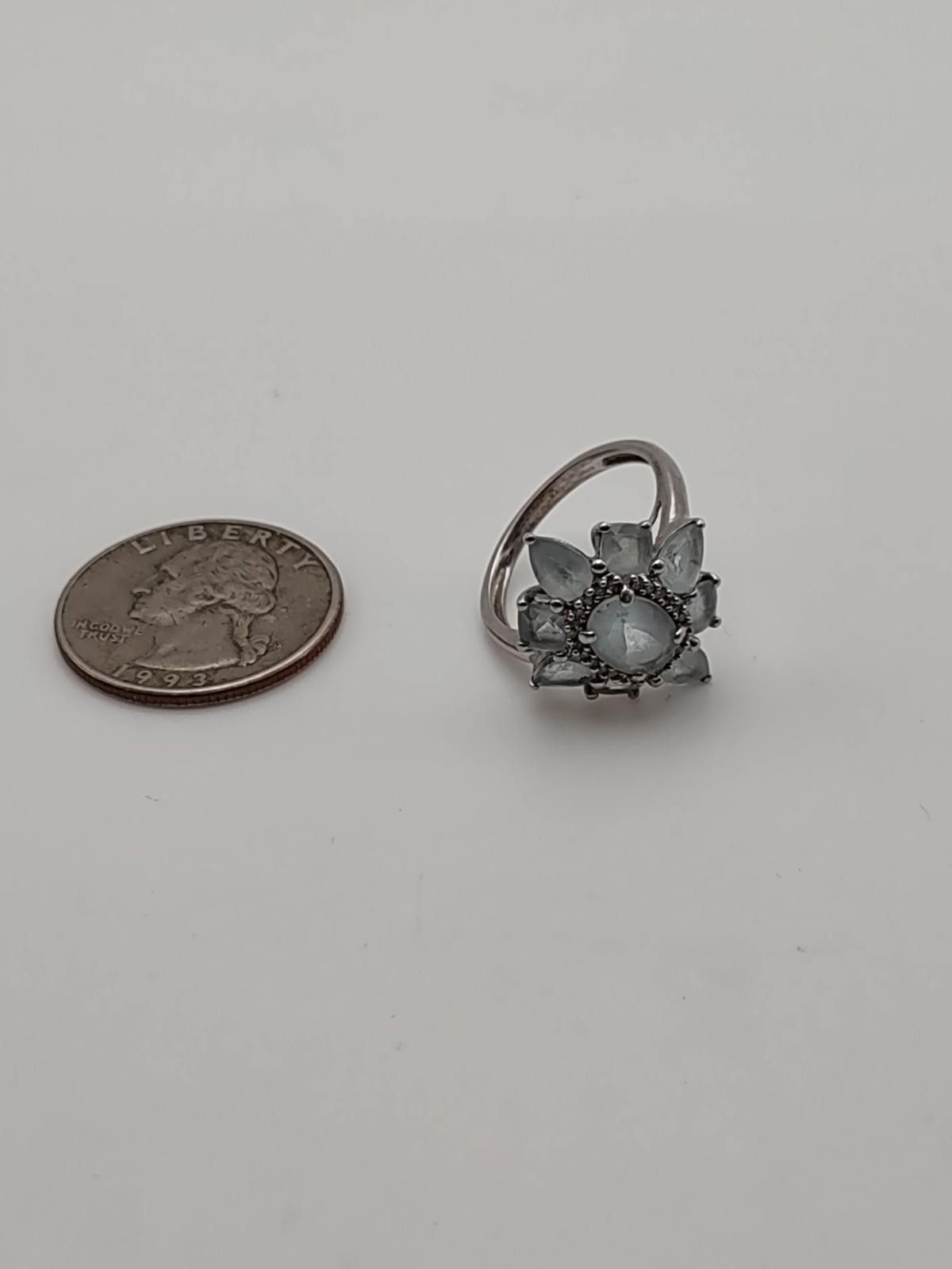 The Unbranded Brand Sterling Silver Blue Stone Floral Cluster Ring Size 7 Size ONE SIZE - 2 Thumbnail