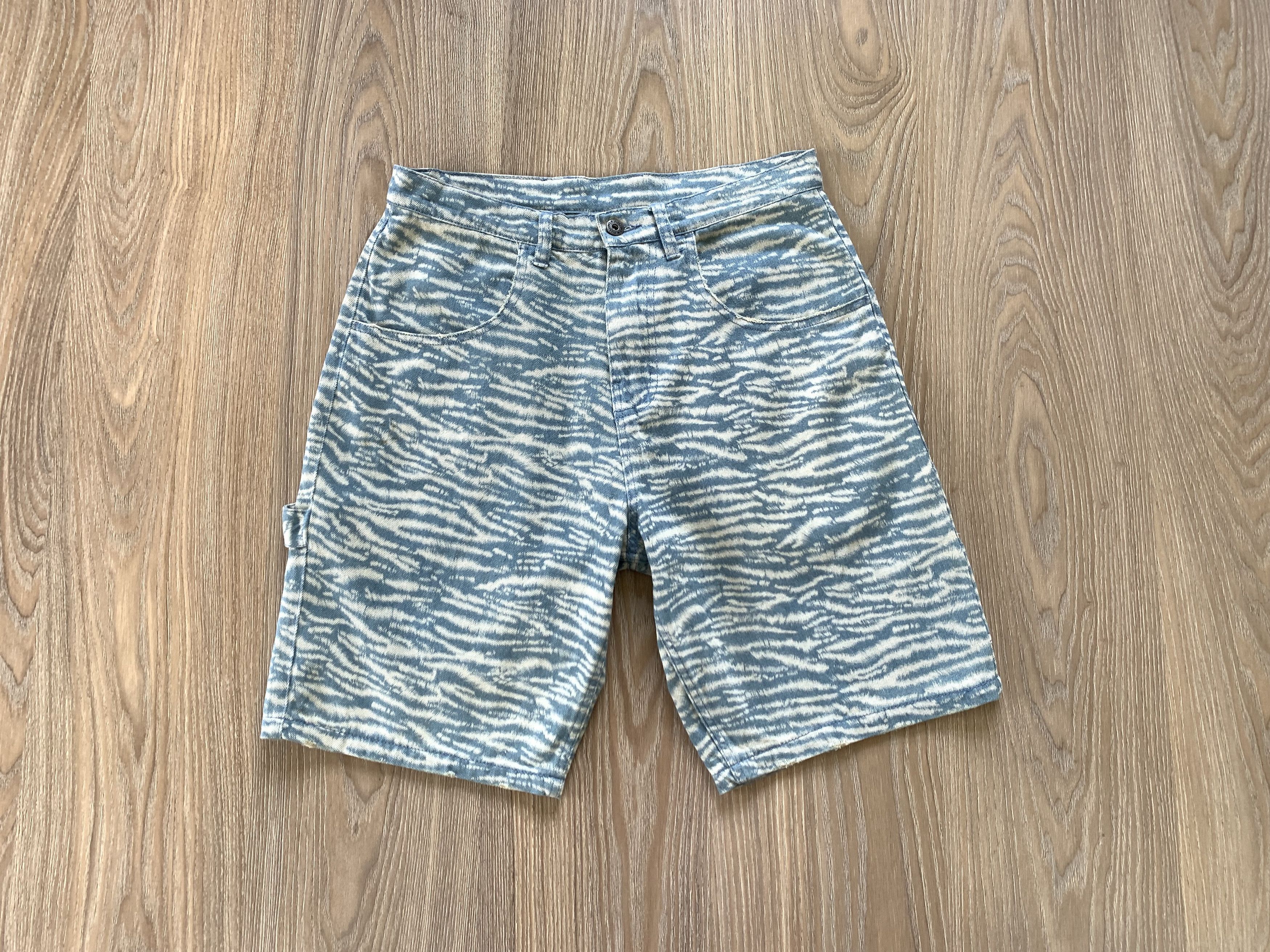 Designer × Pleasures Pleasures Tie Dye Light Blue Denim Shorts Size US 30 / EU 46 - 11 Thumbnail
