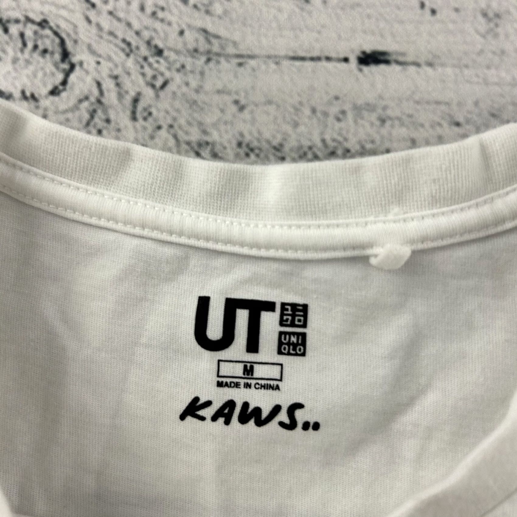 Uniqlo Uniqlo Kaws Short Sleeve T Shirt Women M White Size M / US 6-8 / IT 42-44 - 3 Thumbnail