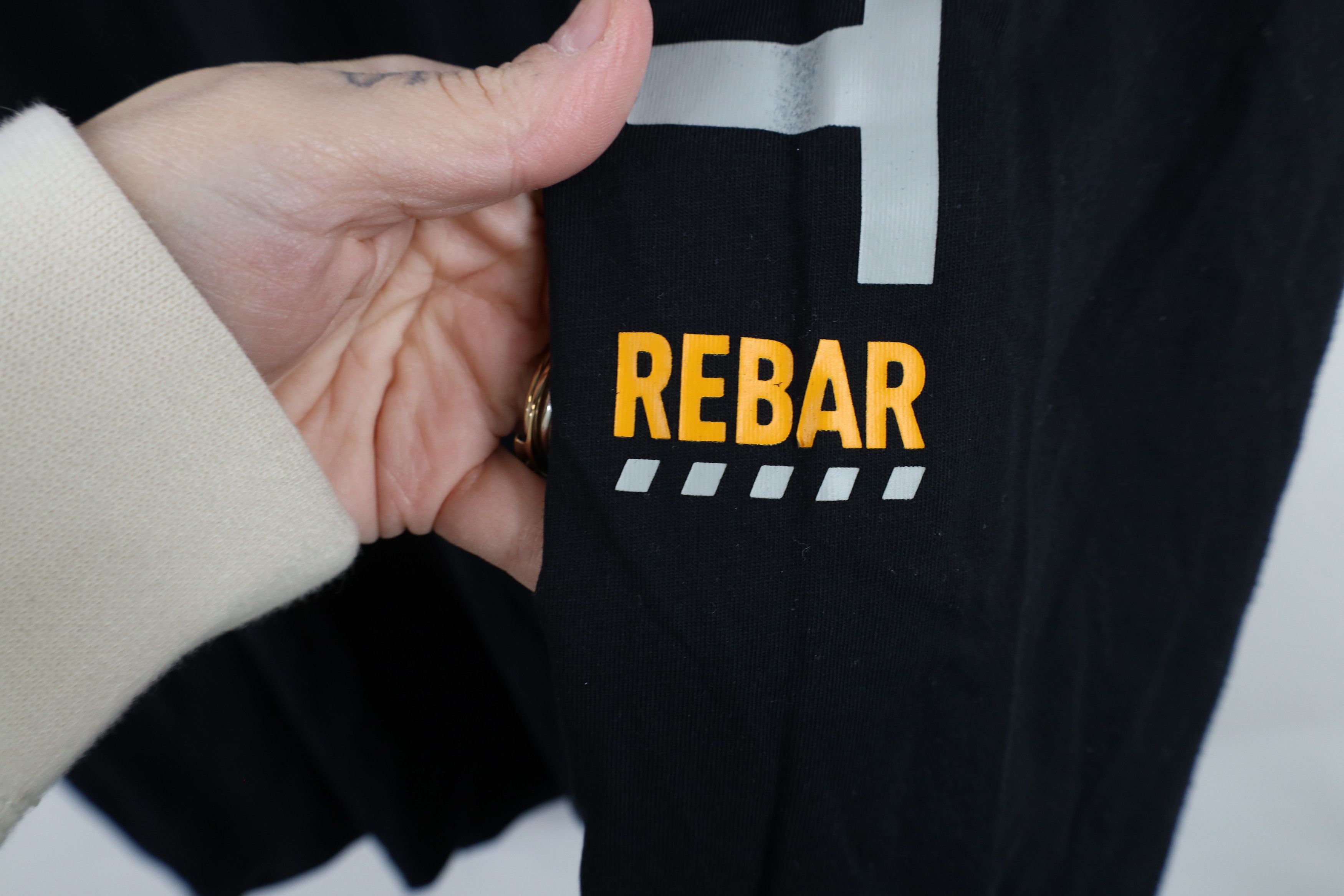 Ariat × Vintage Ariat Rebar Spell Workwear Long Sleeve Pocket T-Shirt Black Size US XL / EU 56 / 4 - 5 Thumbnail
